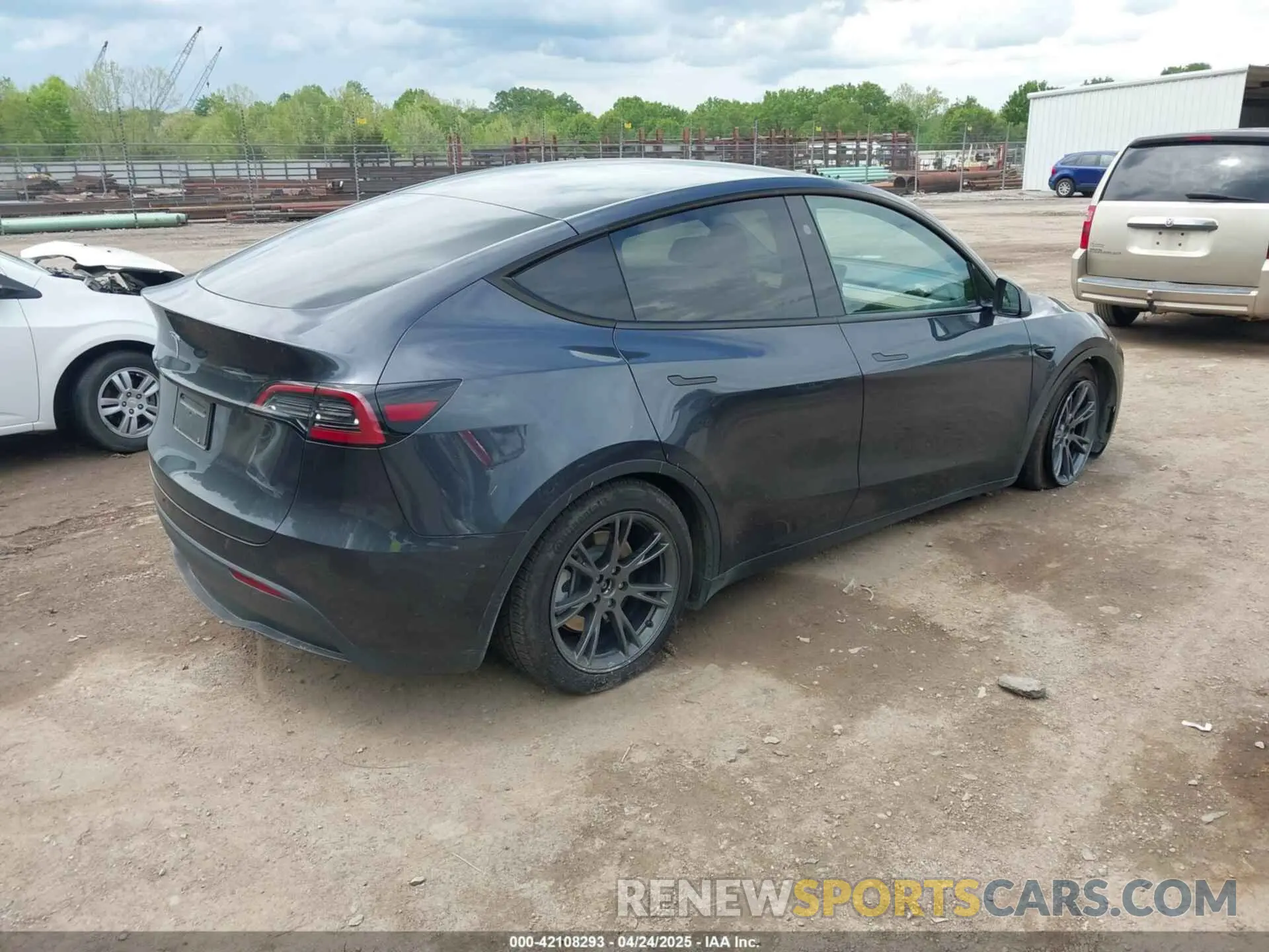 4 Фотография поврежденного автомобиля 7SAYGDED9RA323124 TESLA MODEL Y 2024