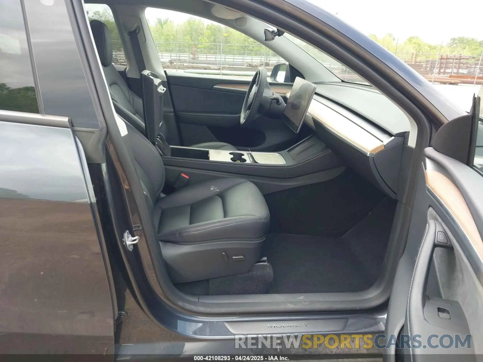 5 Фотография поврежденного автомобиля 7SAYGDED9RA323124 TESLA MODEL Y 2024