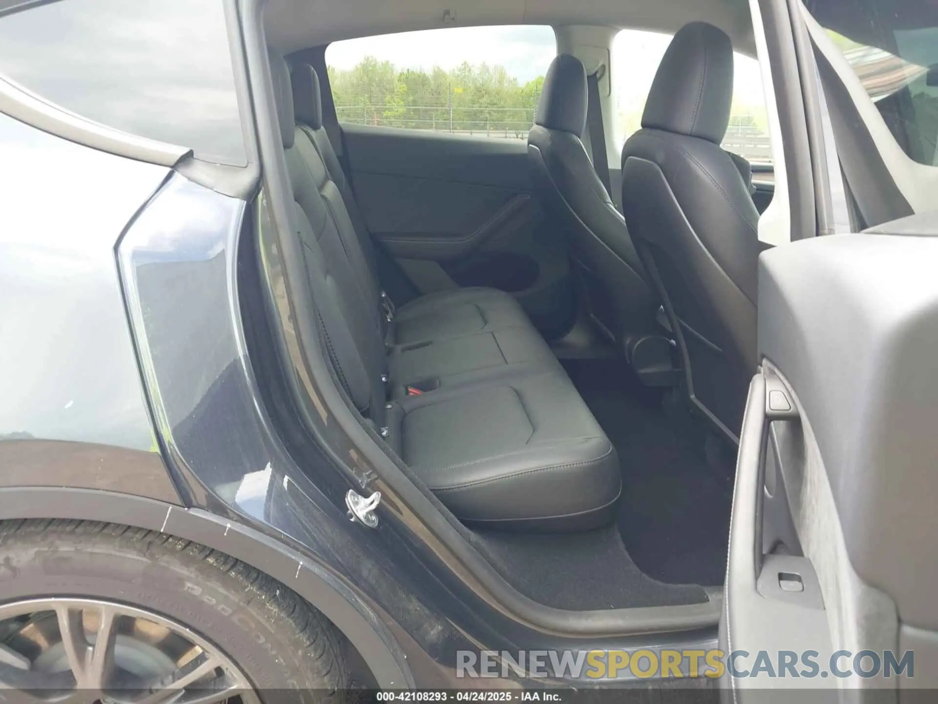8 Фотография поврежденного автомобиля 7SAYGDED9RA323124 TESLA MODEL Y 2024