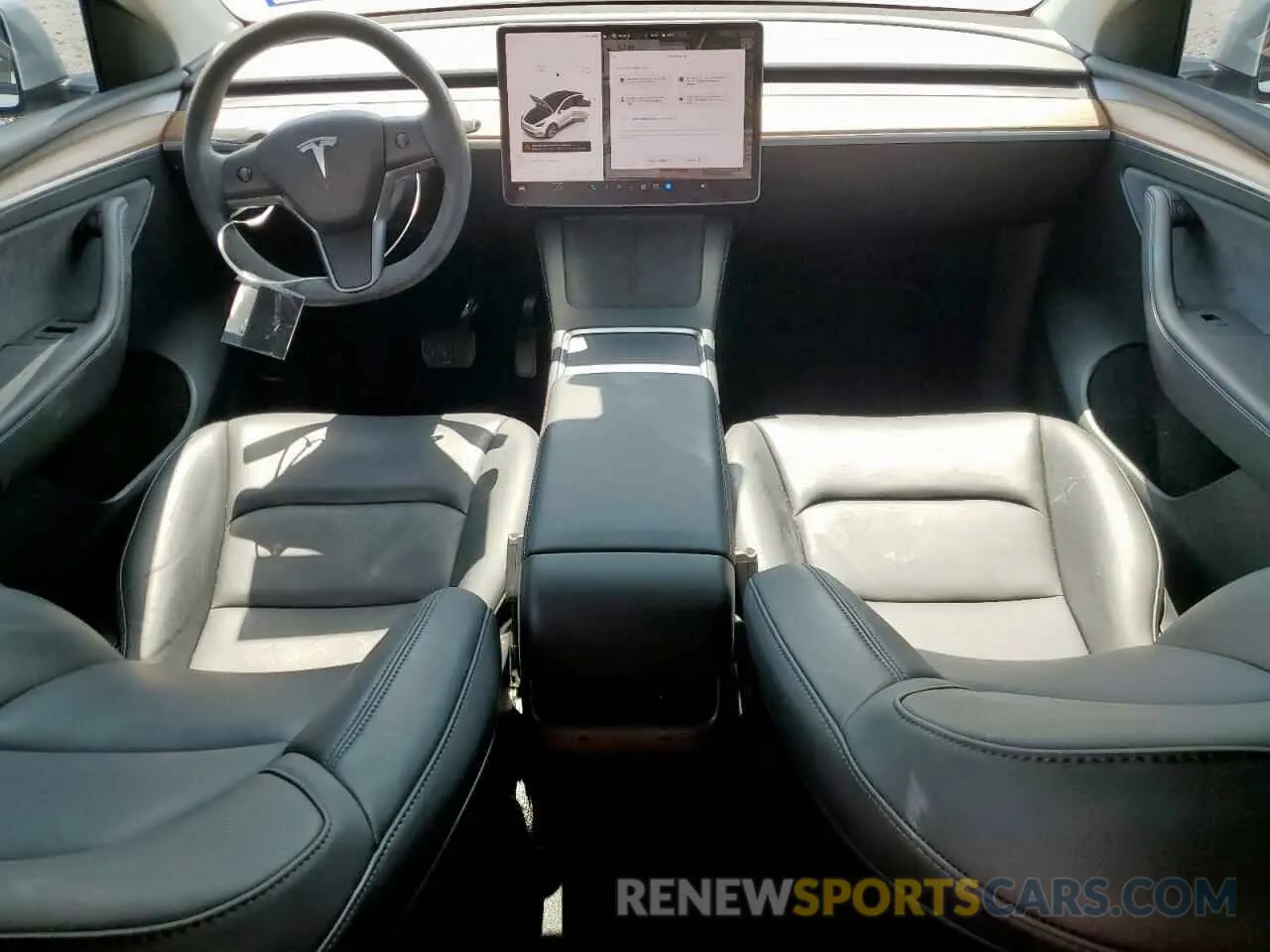 8 Photograph of a damaged car 7SAYGDED9RF044629 TESLA MODEL Y 2024