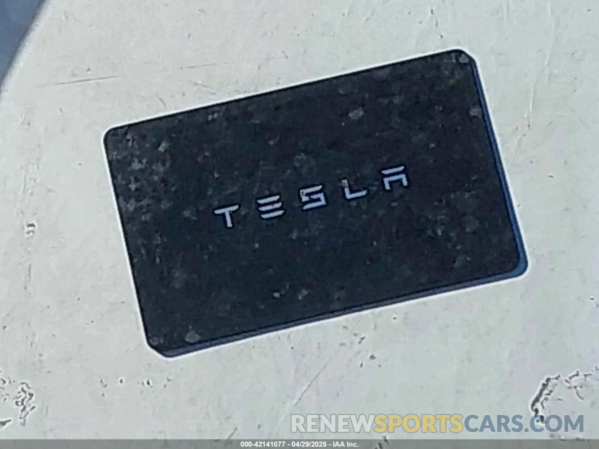 11 Photograph of a damaged car 7SAYGDED9RF053945 TESLA MODEL Y 2024