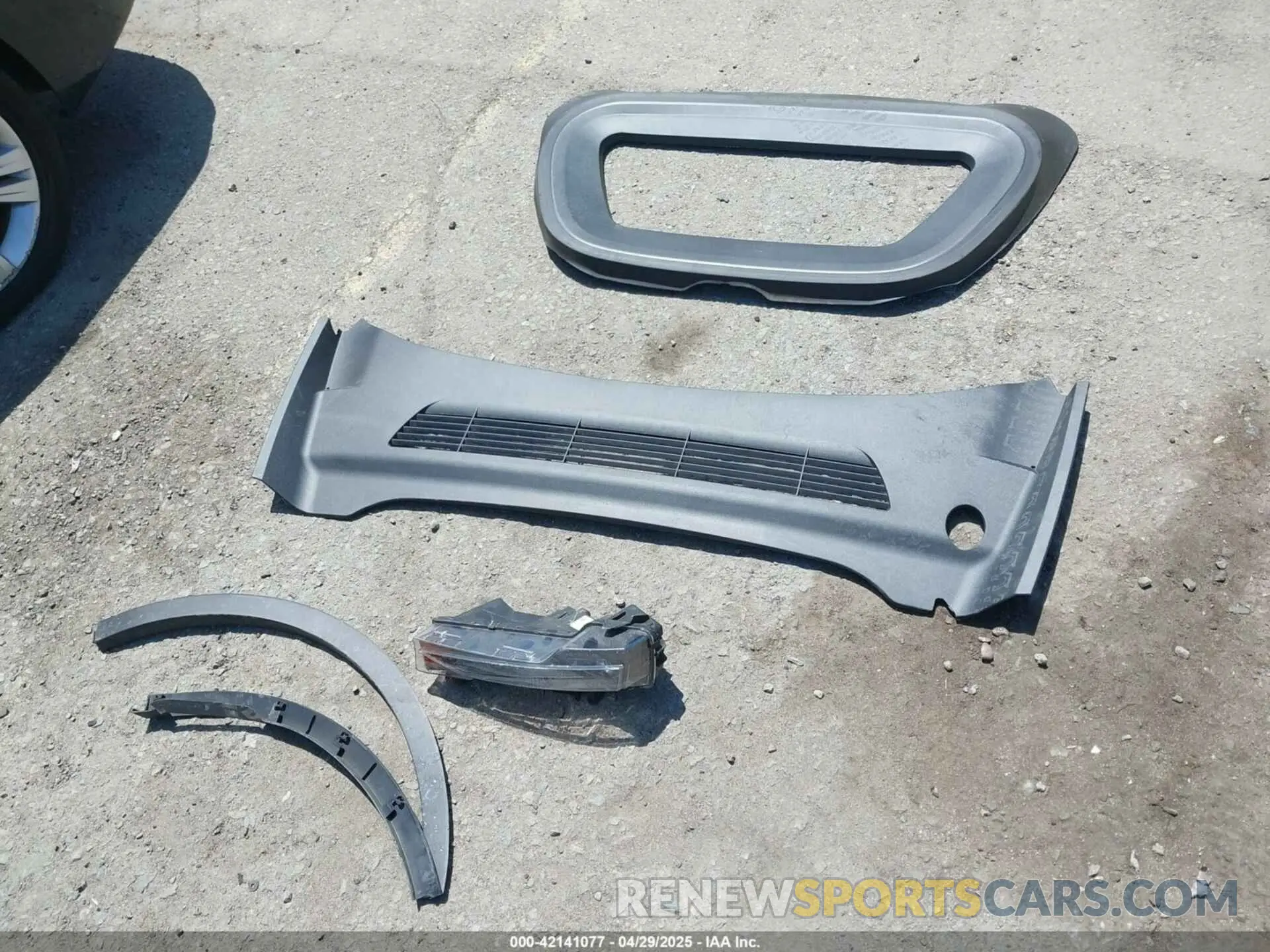 12 Photograph of a damaged car 7SAYGDED9RF053945 TESLA MODEL Y 2024