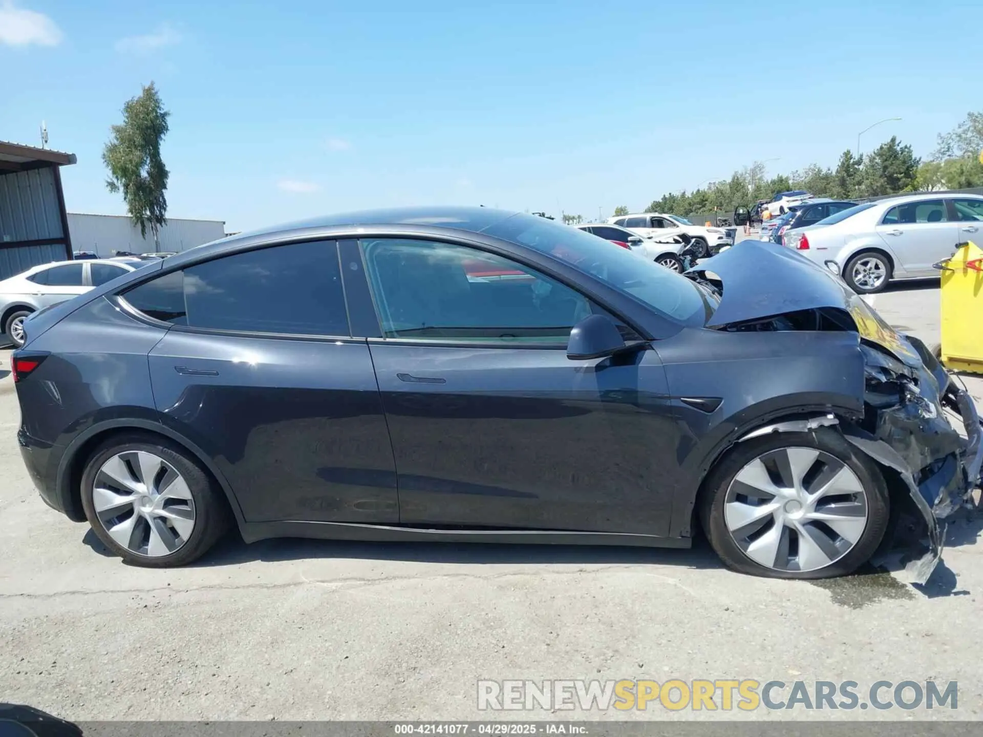 14 Photograph of a damaged car 7SAYGDED9RF053945 TESLA MODEL Y 2024