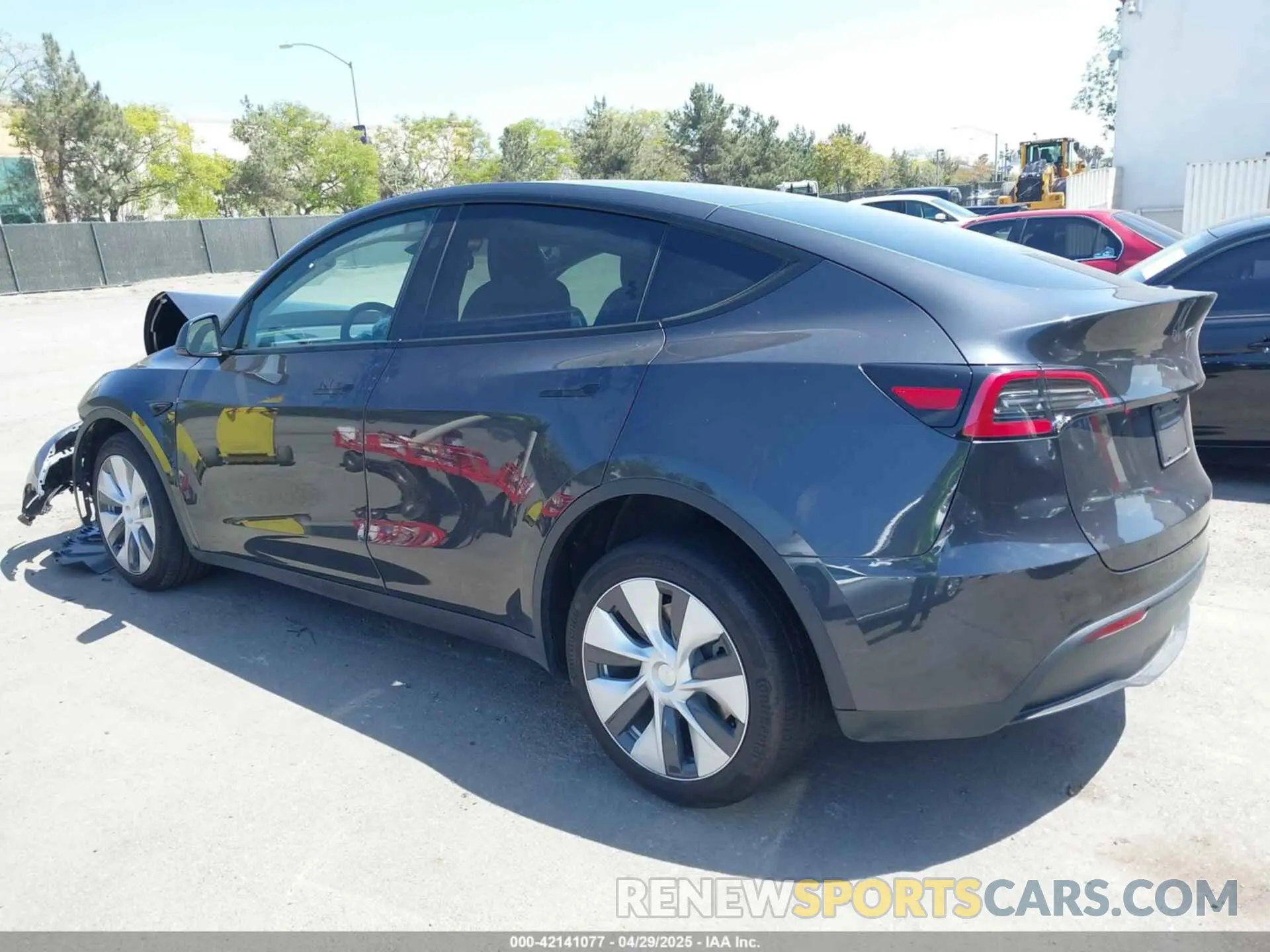 3 Photograph of a damaged car 7SAYGDED9RF053945 TESLA MODEL Y 2024