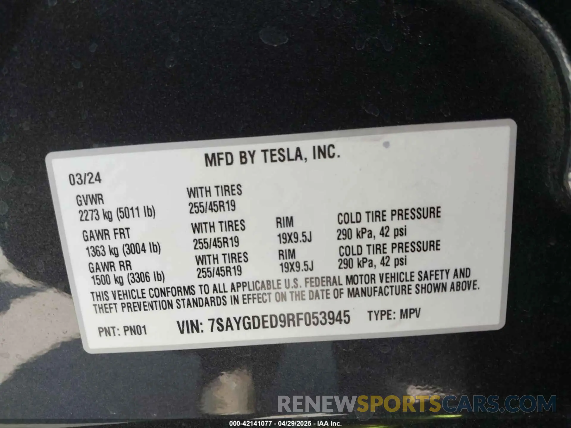 9 Photograph of a damaged car 7SAYGDED9RF053945 TESLA MODEL Y 2024