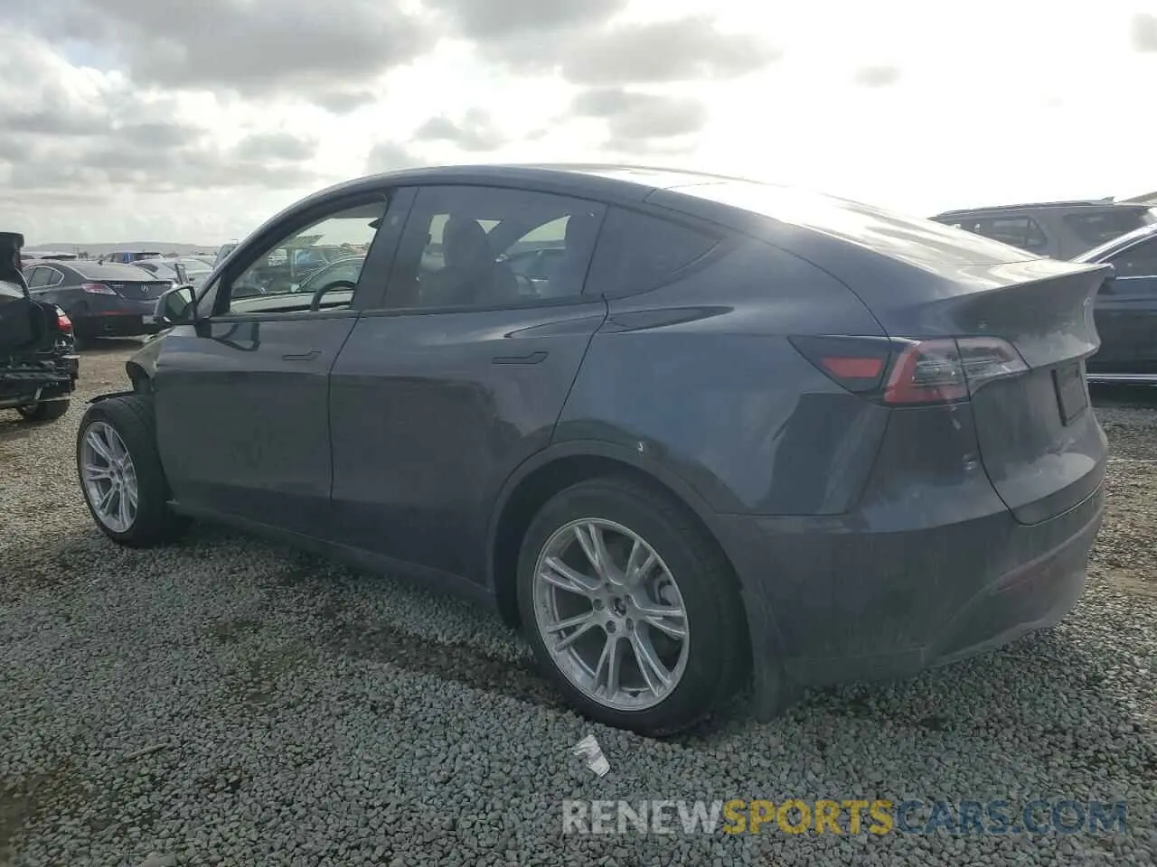 2 Photograph of a damaged car 7SAYGDED9RF092955 TESLA MODEL Y 2024