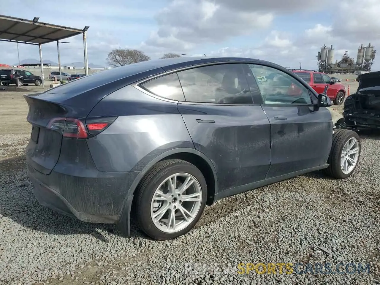 3 Photograph of a damaged car 7SAYGDED9RF092955 TESLA MODEL Y 2024