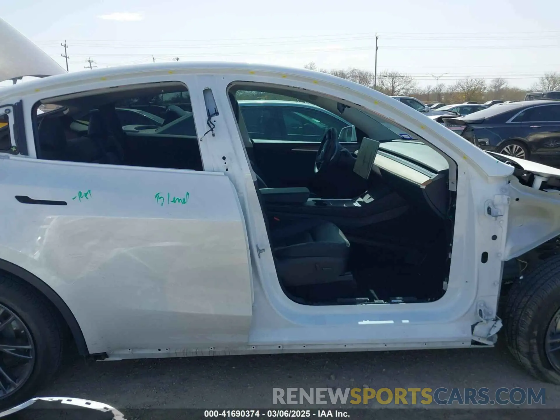 14 Фотография поврежденного автомобиля 7SAYGDEDXRA300743 TESLA MODEL Y 2024