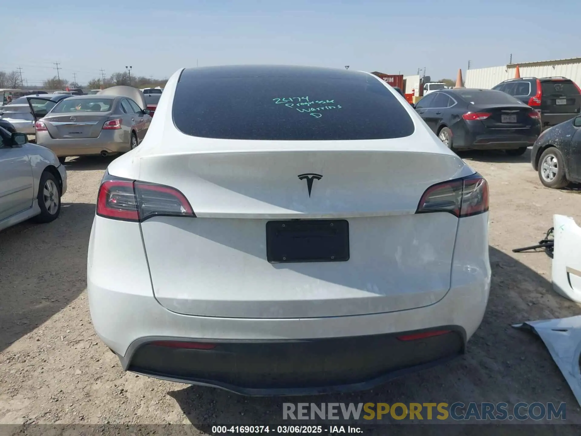 17 Фотография поврежденного автомобиля 7SAYGDEDXRA300743 TESLA MODEL Y 2024