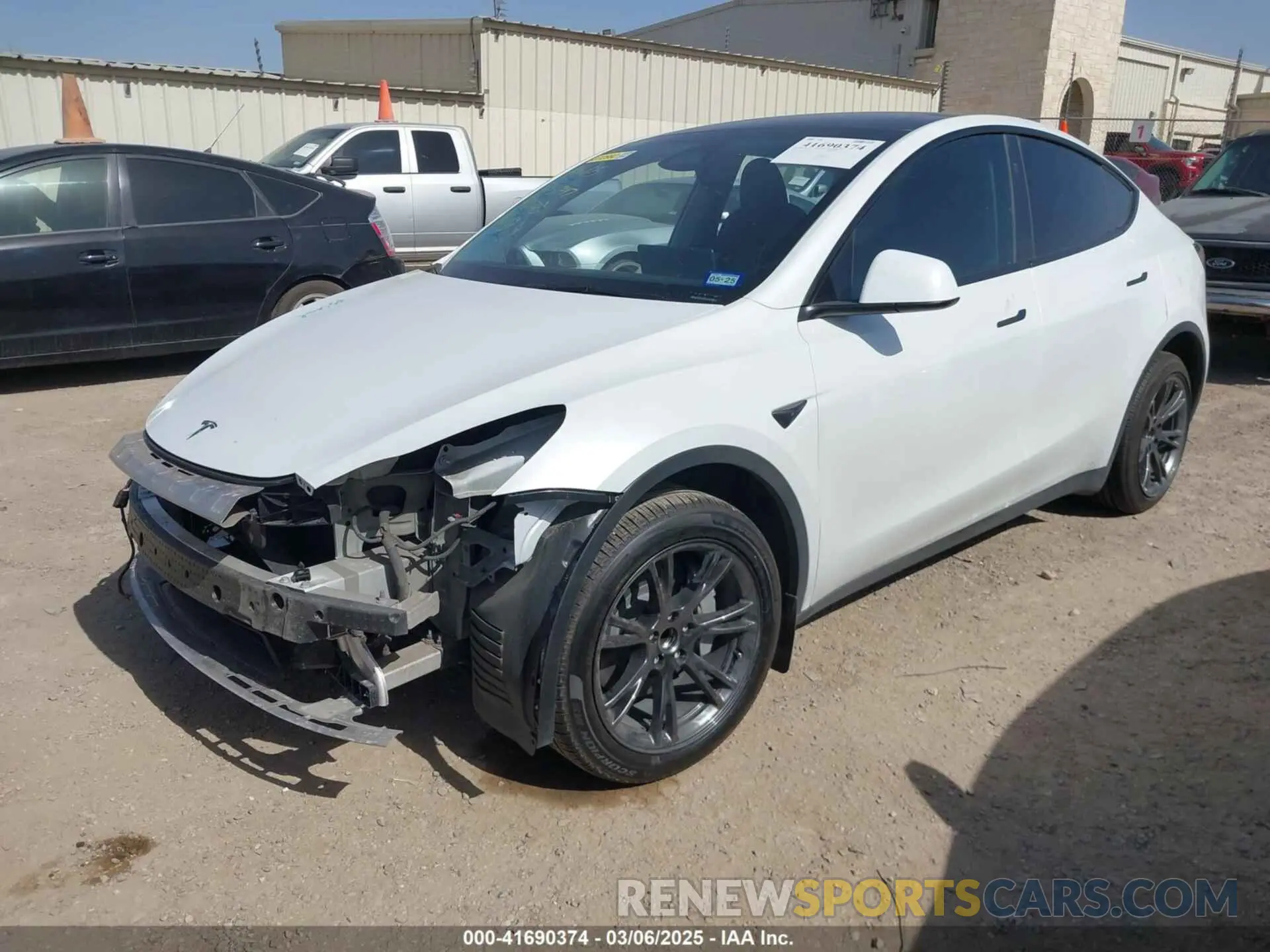 2 Фотография поврежденного автомобиля 7SAYGDEDXRA300743 TESLA MODEL Y 2024
