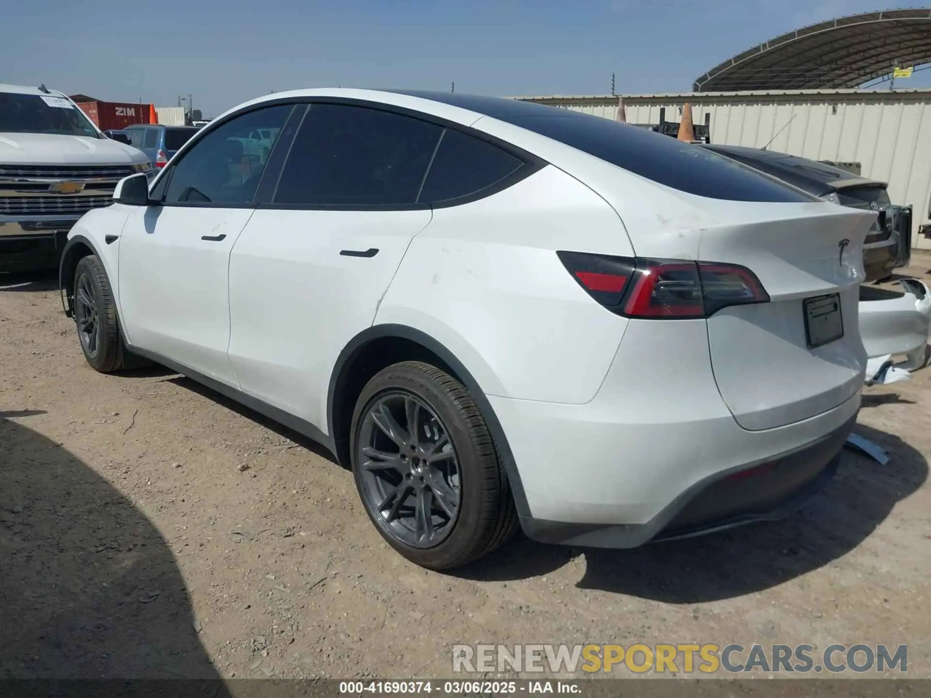 3 Фотография поврежденного автомобиля 7SAYGDEDXRA300743 TESLA MODEL Y 2024