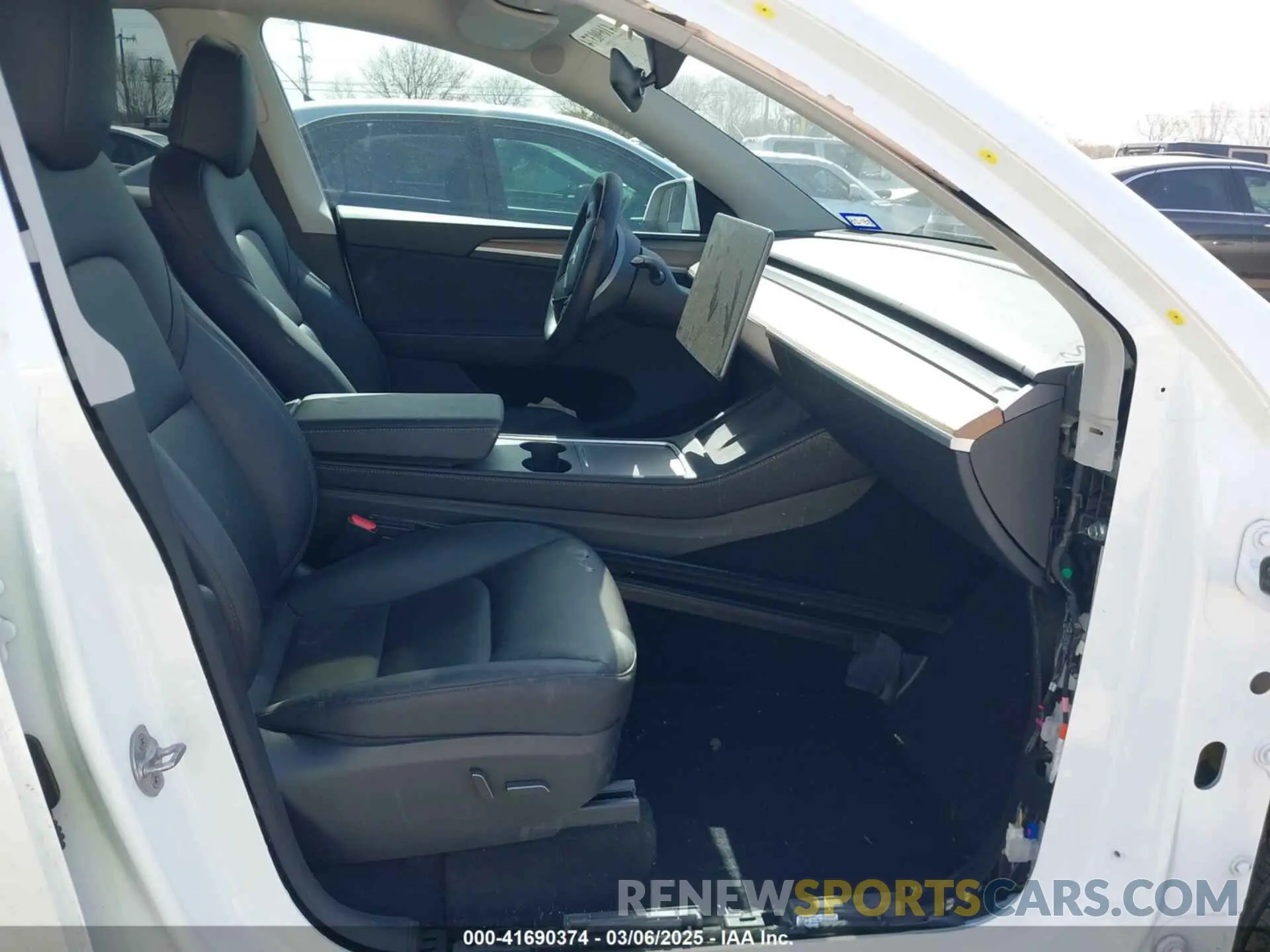 5 Фотография поврежденного автомобиля 7SAYGDEDXRA300743 TESLA MODEL Y 2024