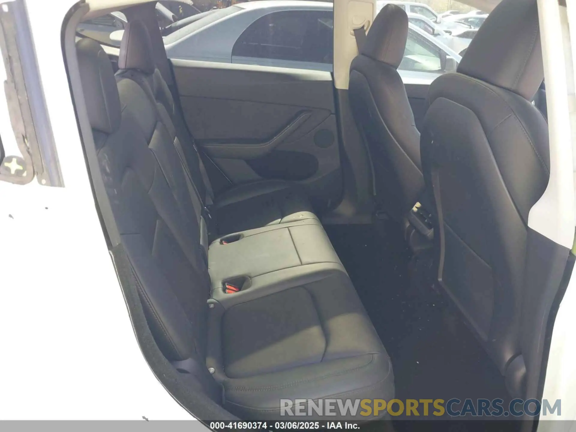 8 Фотография поврежденного автомобиля 7SAYGDEDXRA300743 TESLA MODEL Y 2024