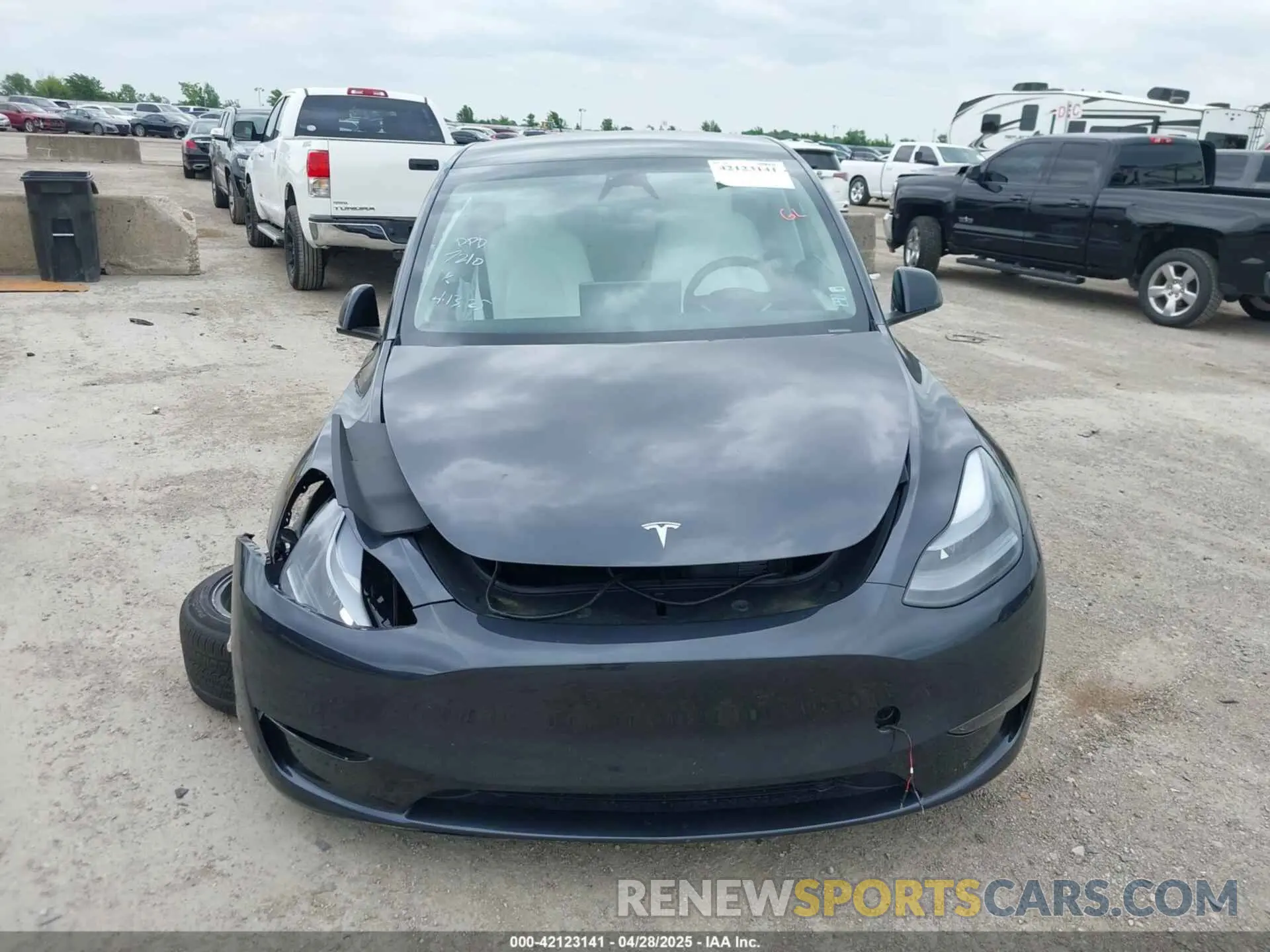 11 Фотография поврежденного автомобиля 7SAYGDEDXRA307210 TESLA MODEL Y 2024