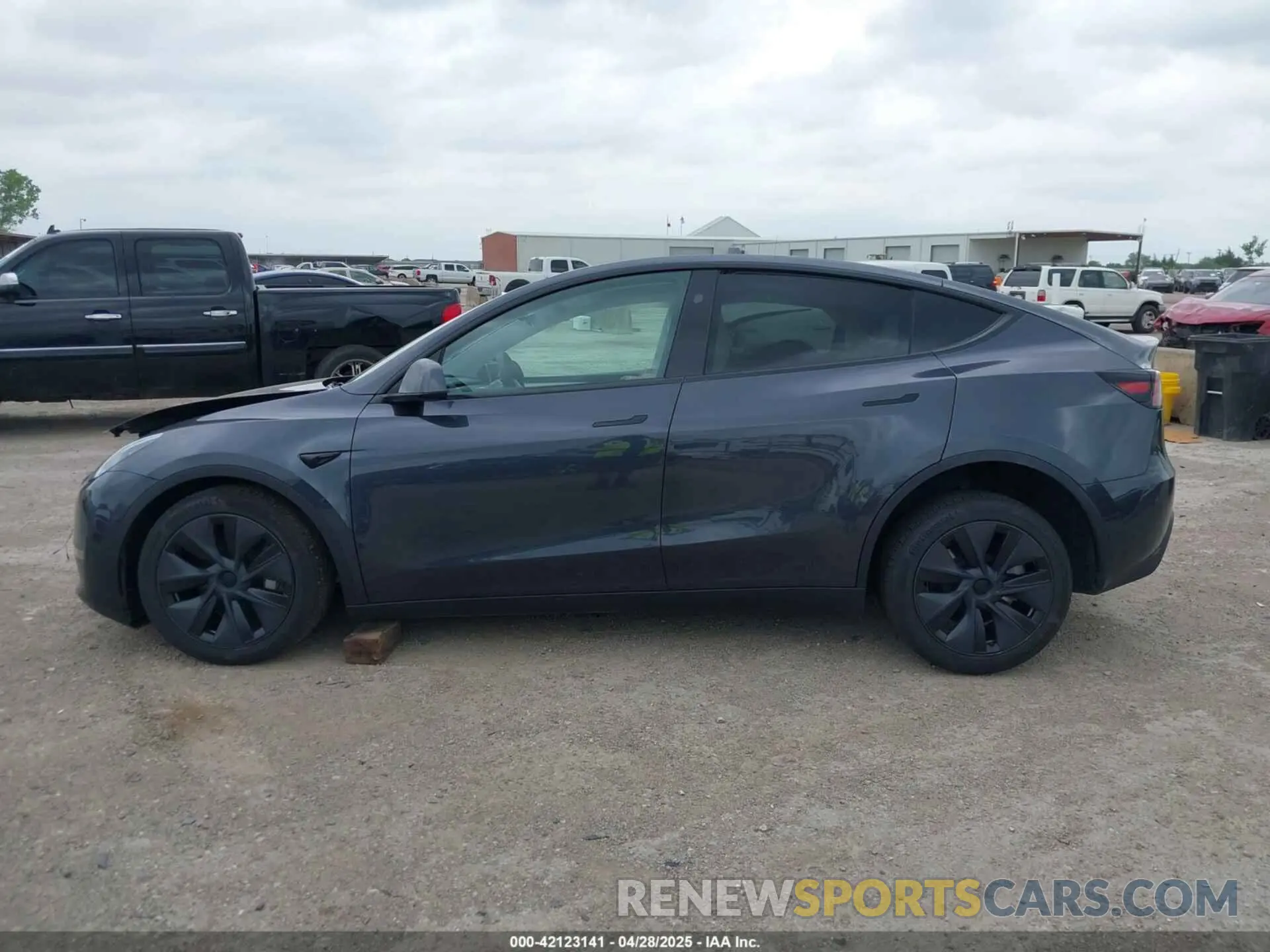 13 Фотография поврежденного автомобиля 7SAYGDEDXRA307210 TESLA MODEL Y 2024