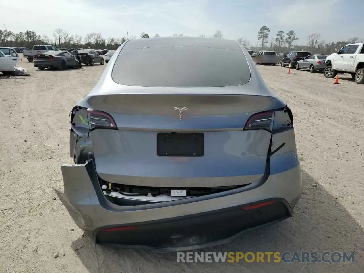 6 Photograph of a damaged car 7SAYGDEDXRA327652 TESLA MODEL Y 2024