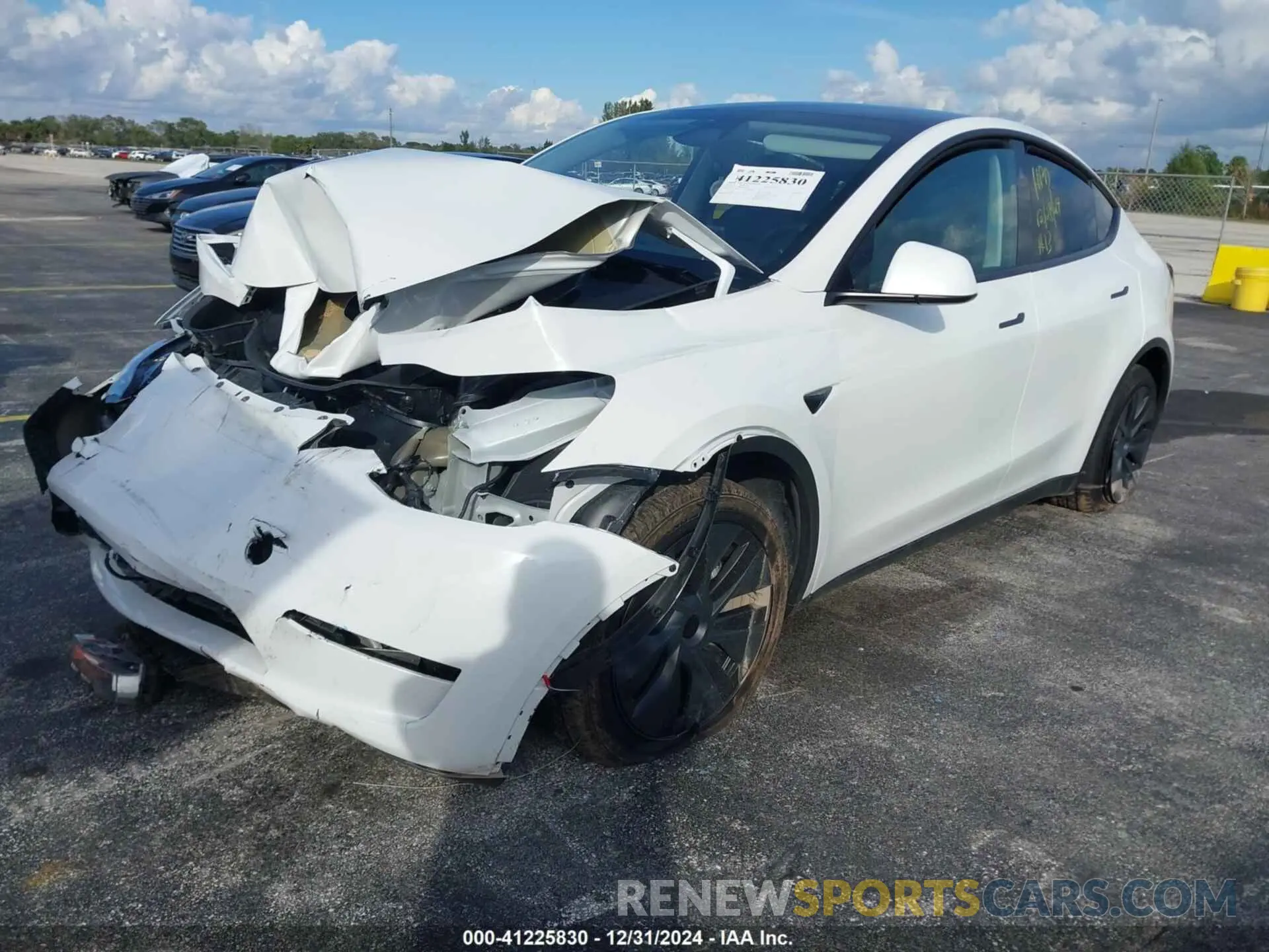 2 Photograph of a damaged car 7SAYGDEDXRA329093 TESLA MODEL Y 2024
