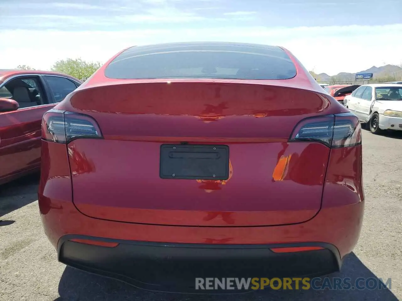 6 Photograph of a damaged car 7SAYGDEDXRF008898 TESLA MODEL Y 2024