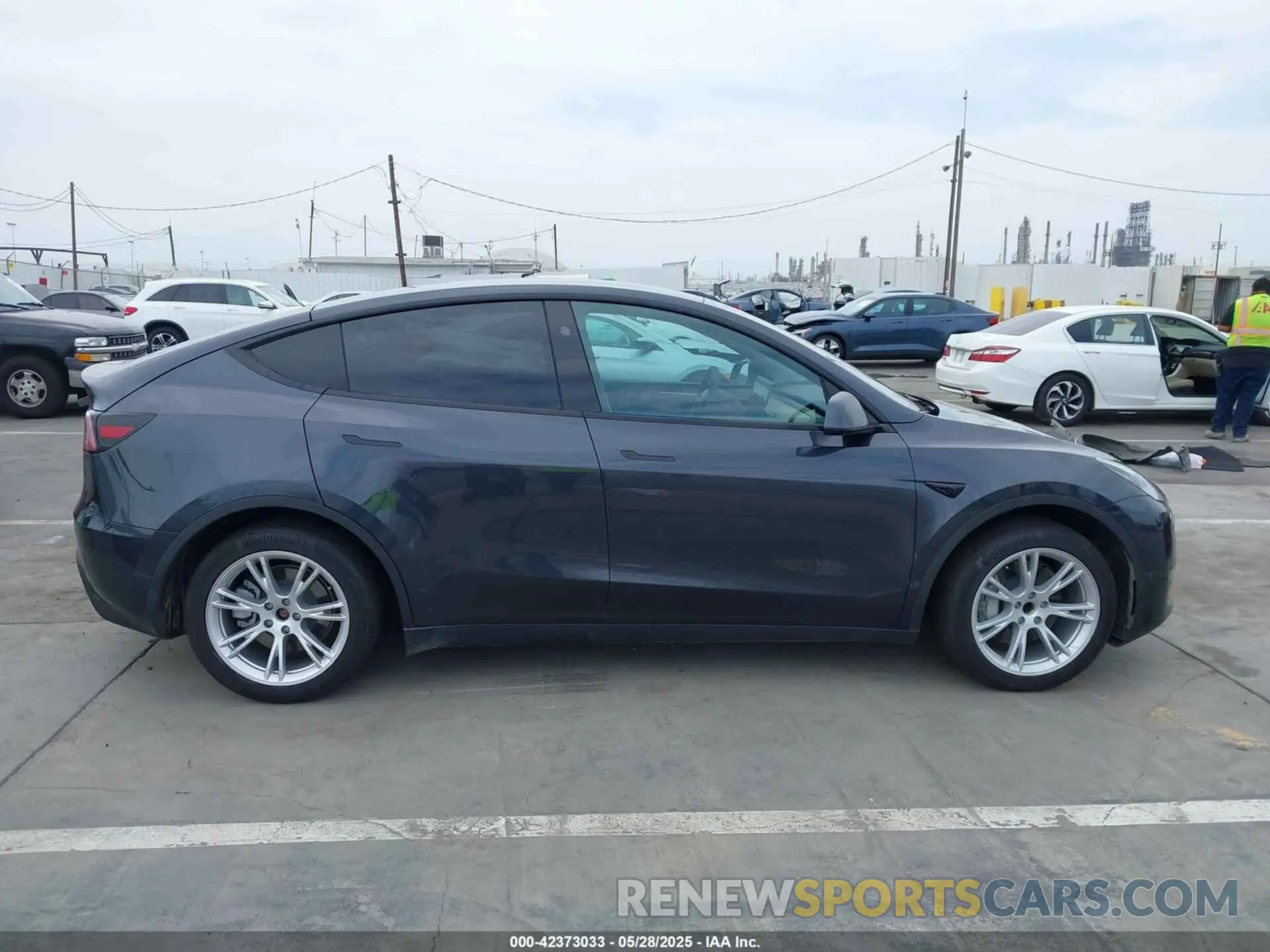 14 Фотография поврежденного автомобиля 7SAYGDEDXRF032666 TESLA MODEL Y 2024