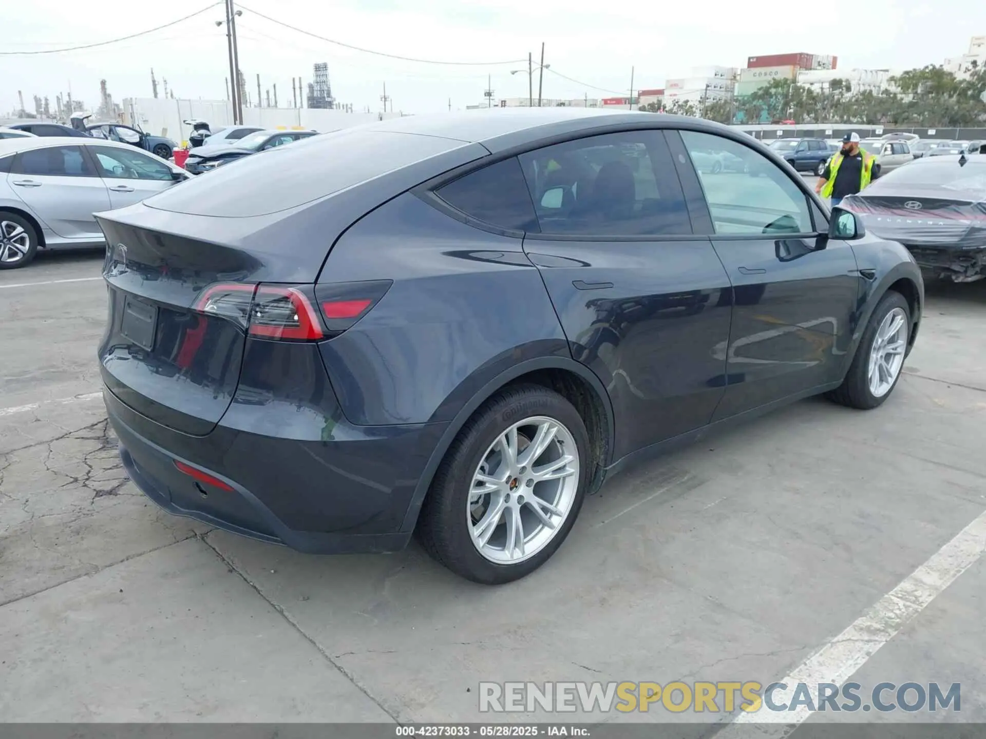 4 Фотография поврежденного автомобиля 7SAYGDEDXRF032666 TESLA MODEL Y 2024