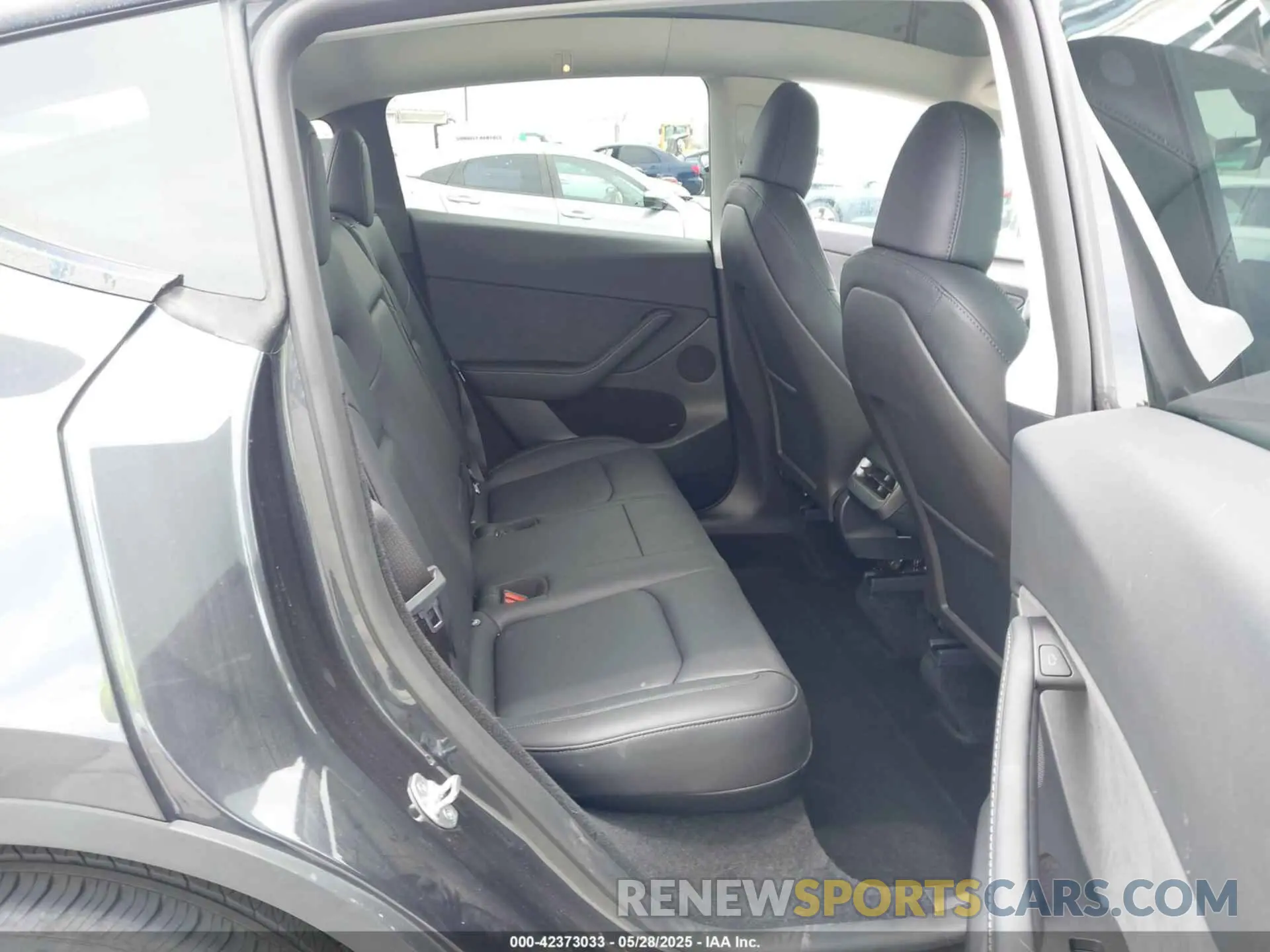 8 Фотография поврежденного автомобиля 7SAYGDEDXRF032666 TESLA MODEL Y 2024