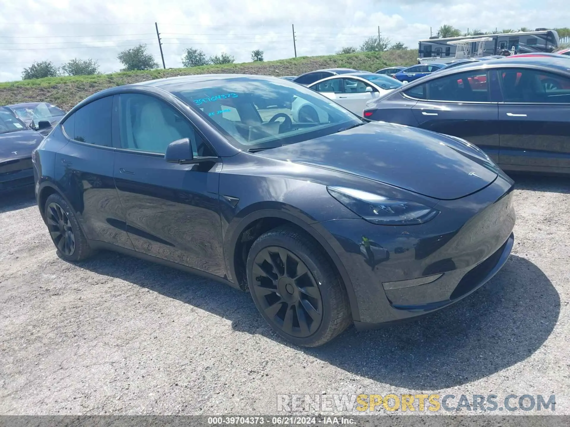 1 Photograph of a damaged car 7SAYGDEDXRF094584 TESLA MODEL Y 2024