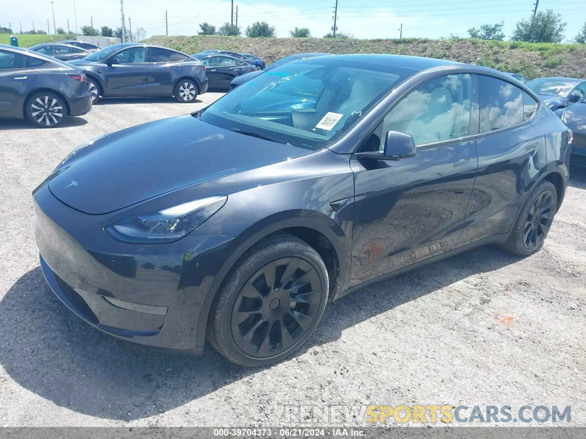 2 Photograph of a damaged car 7SAYGDEDXRF094584 TESLA MODEL Y 2024