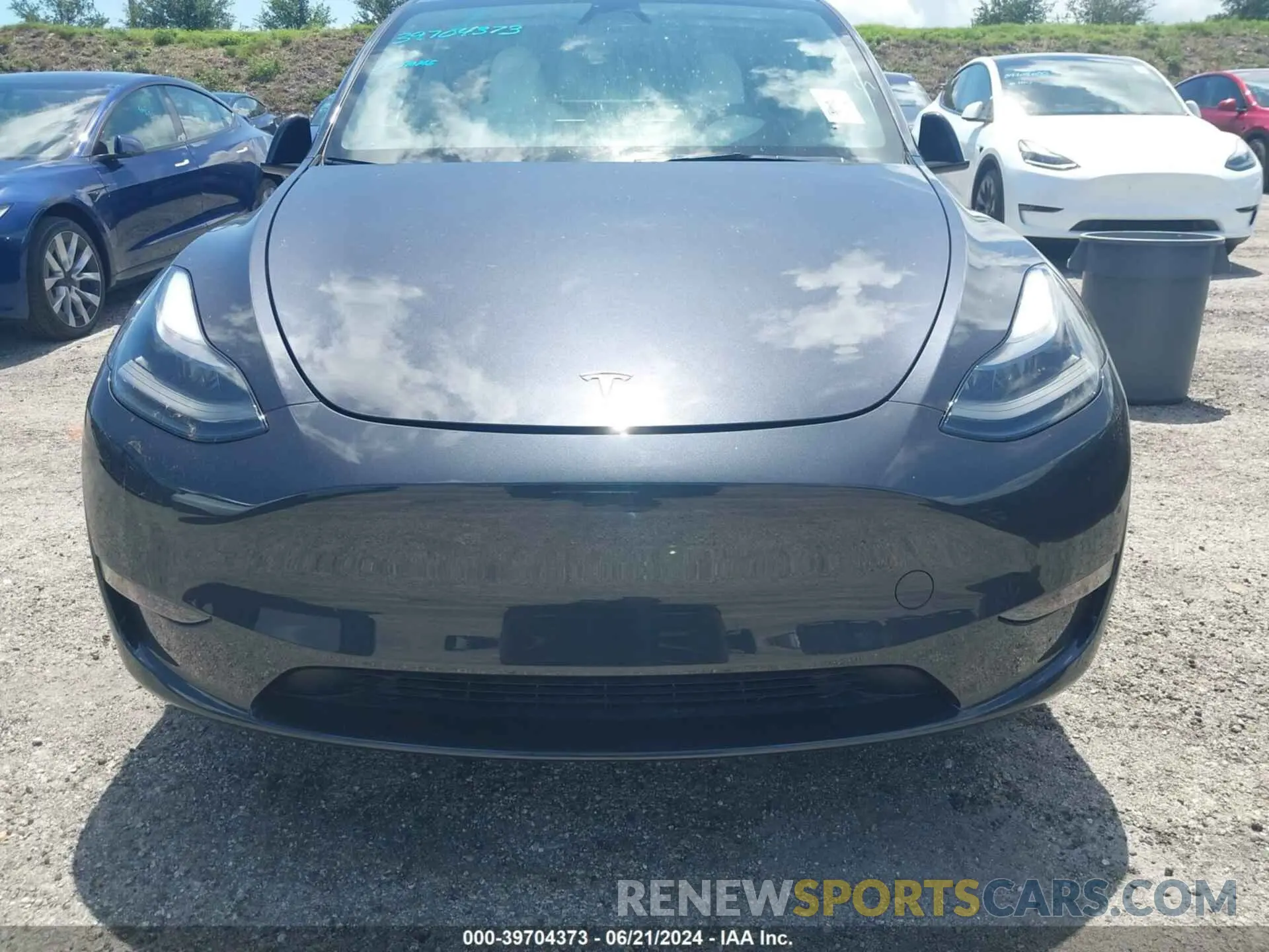 6 Photograph of a damaged car 7SAYGDEDXRF094584 TESLA MODEL Y 2024