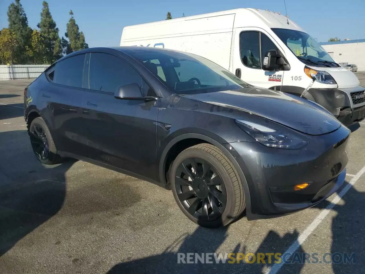 4 Photograph of a damaged car 7SAYGDEDXRF103509 TESLA MODEL Y 2024
