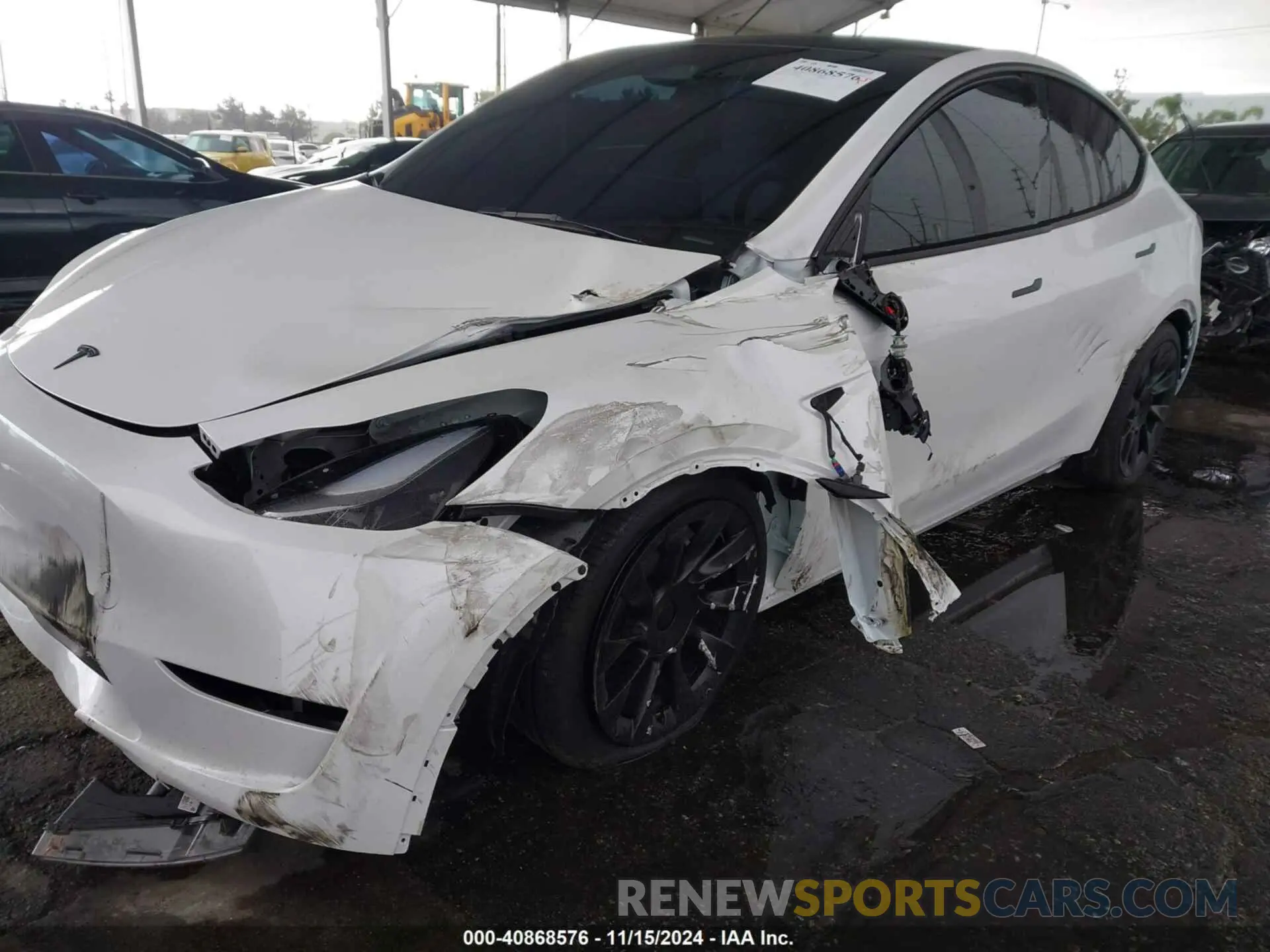 6 Photograph of a damaged car 7SAYGDEDXRF108967 TESLA MODEL Y 2024