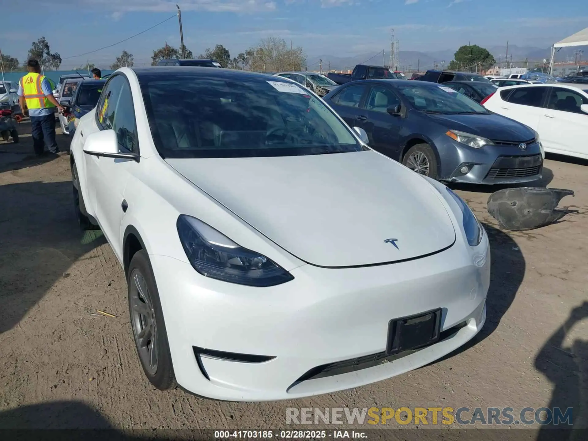 1 Photograph of a damaged car 7SAYGDEDXRF114851 TESLA MODEL Y 2024