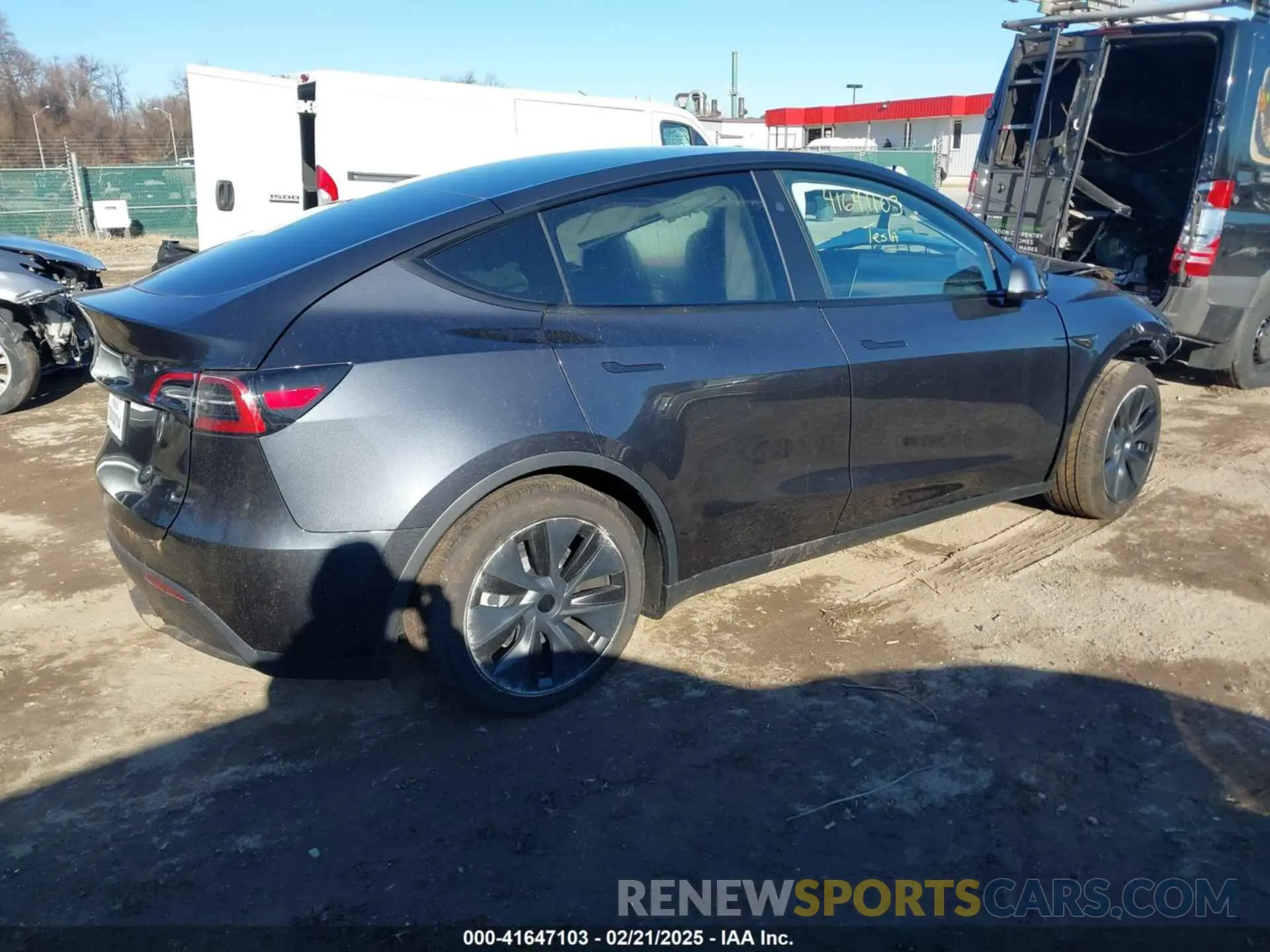 4 Фотография поврежденного автомобиля 7SAYGDEDXRF205280 TESLA MODEL Y 2024