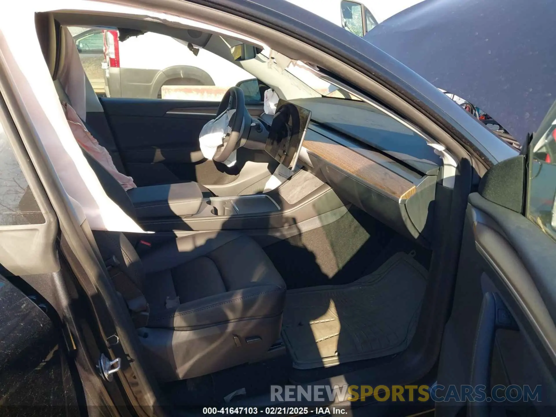 5 Фотография поврежденного автомобиля 7SAYGDEDXRF205280 TESLA MODEL Y 2024