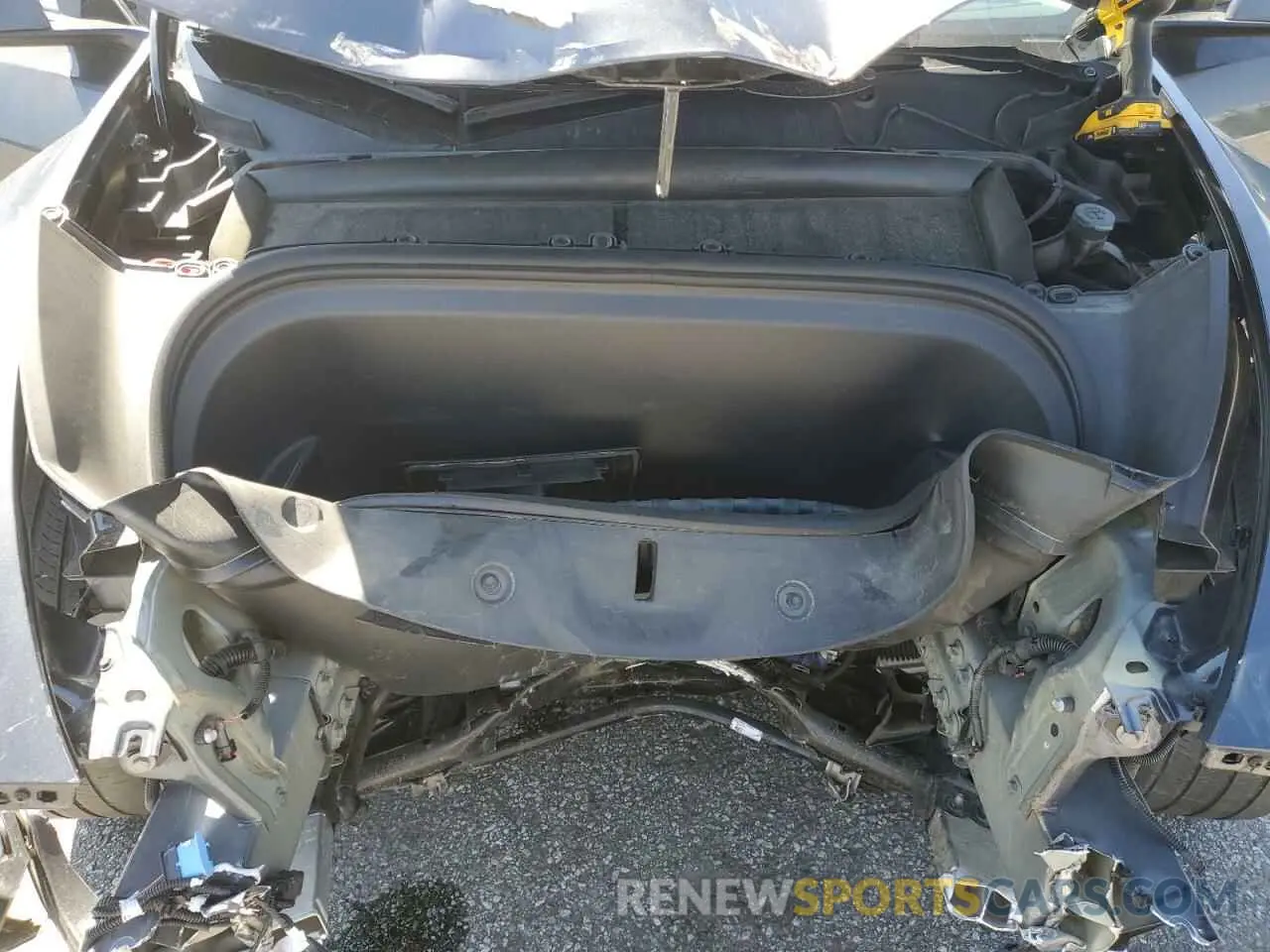 12 Photograph of a damaged car 7SAYGDEE0RA224927 TESLA MODEL Y 2024