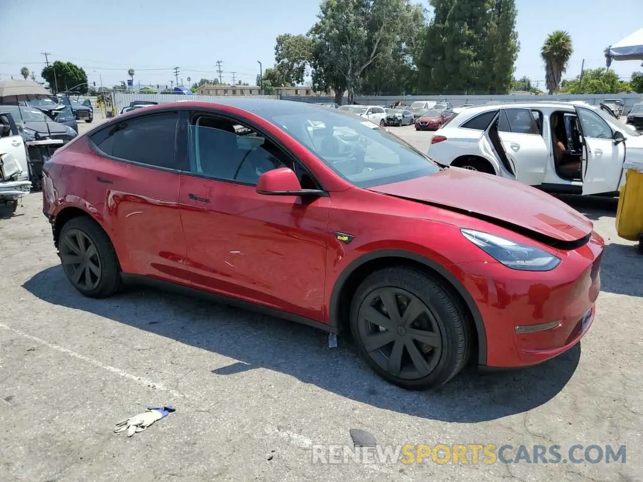 4 Photograph of a damaged car 7SAYGDEE0RA259631 TESLA MODEL Y 2024