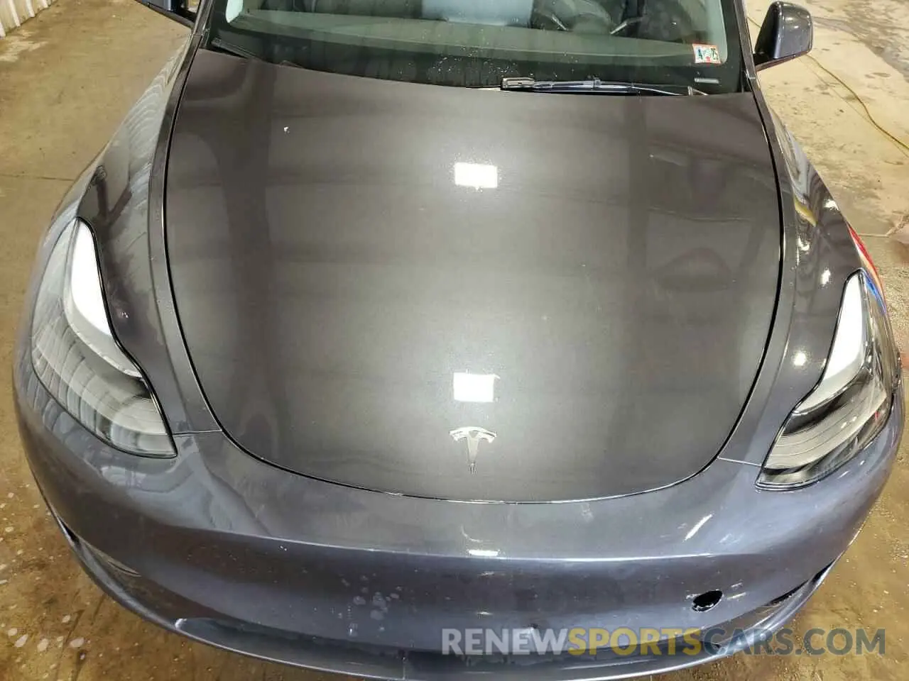 11 Photograph of a damaged car 7SAYGDEE0RA260598 TESLA MODEL Y 2024