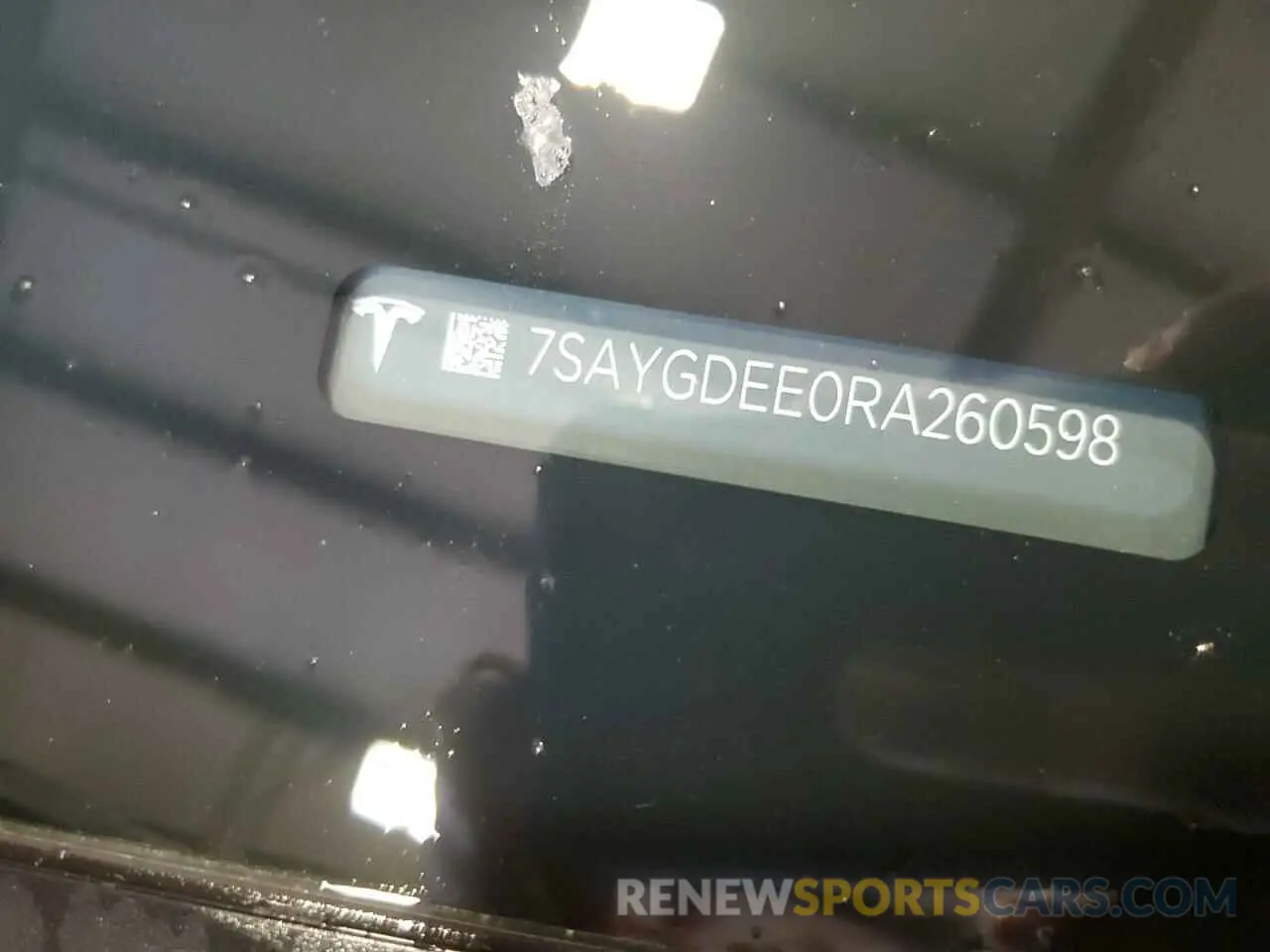 12 Photograph of a damaged car 7SAYGDEE0RA260598 TESLA MODEL Y 2024