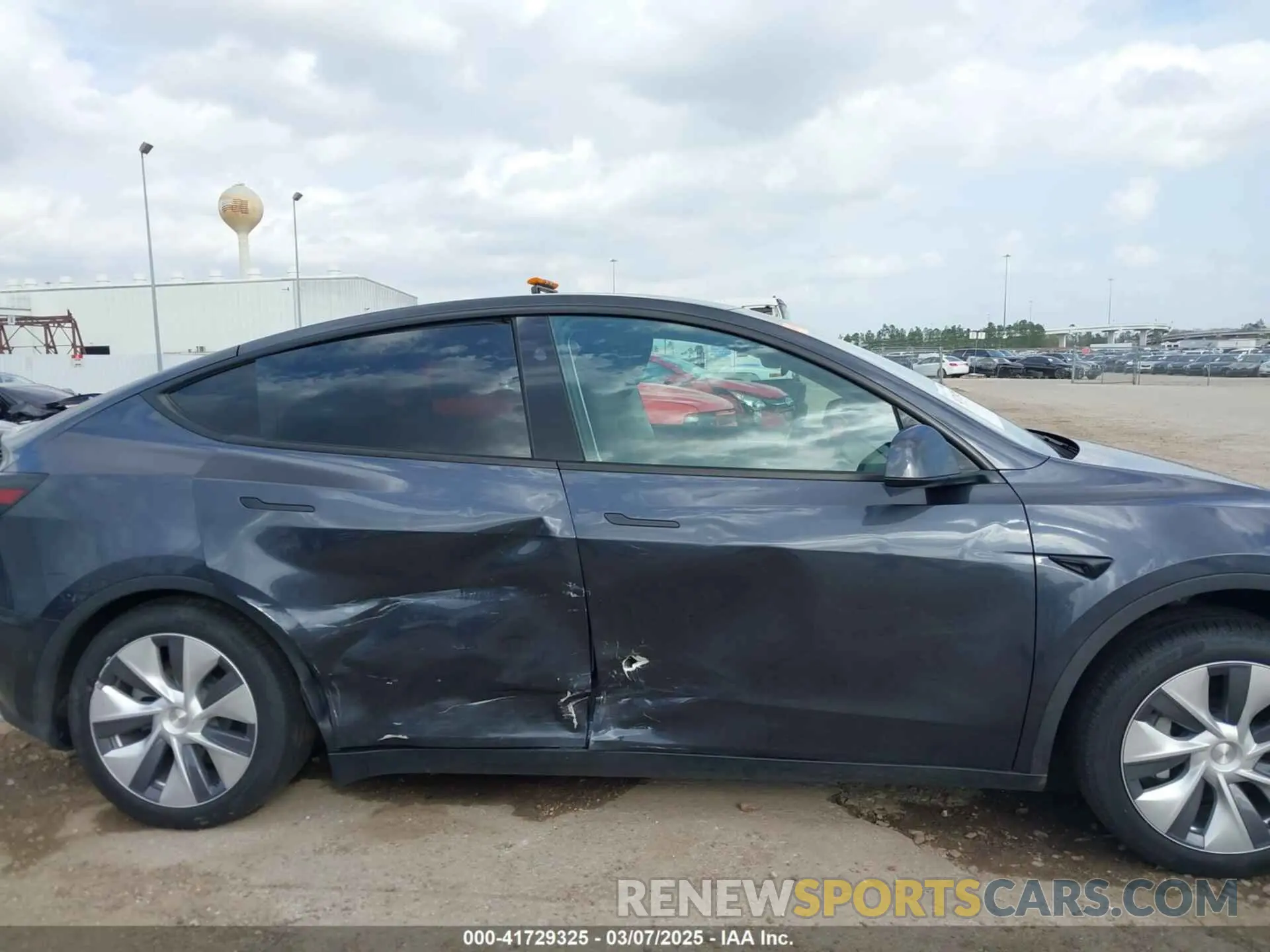 13 Фотография поврежденного автомобиля 7SAYGDEE0RA261489 TESLA MODEL Y 2024