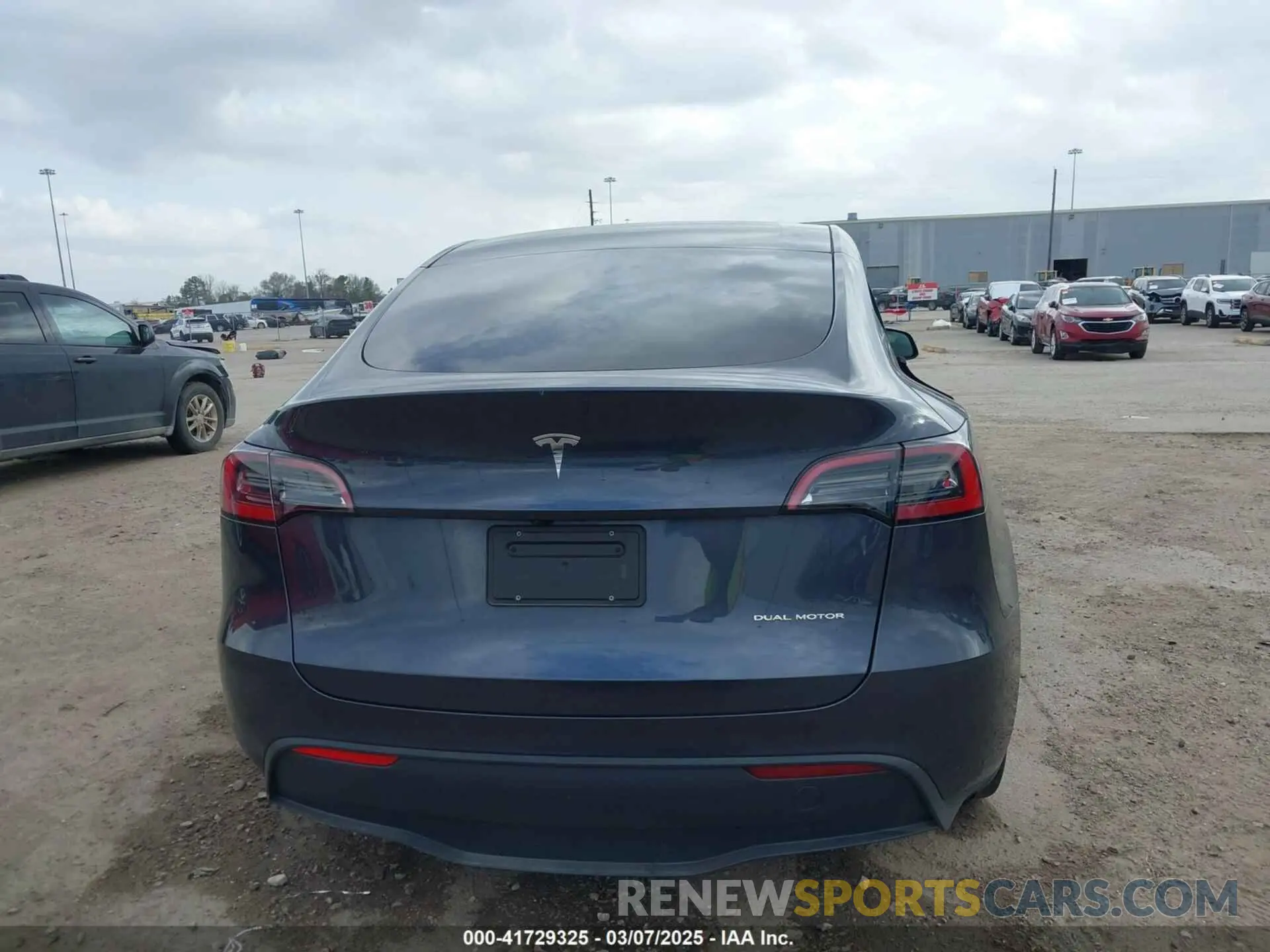 16 Фотография поврежденного автомобиля 7SAYGDEE0RA261489 TESLA MODEL Y 2024