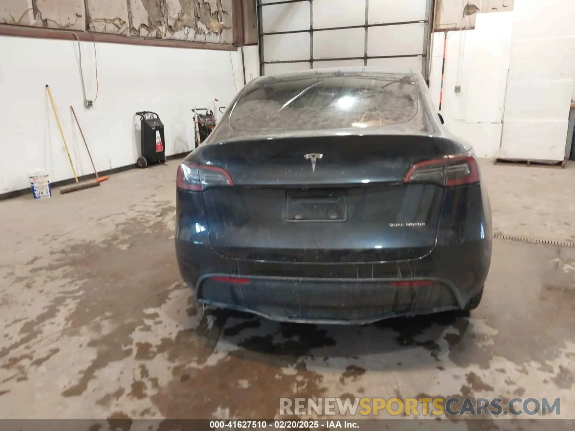 17 Фотография поврежденного автомобиля 7SAYGDEE0RA282634 TESLA MODEL Y 2024