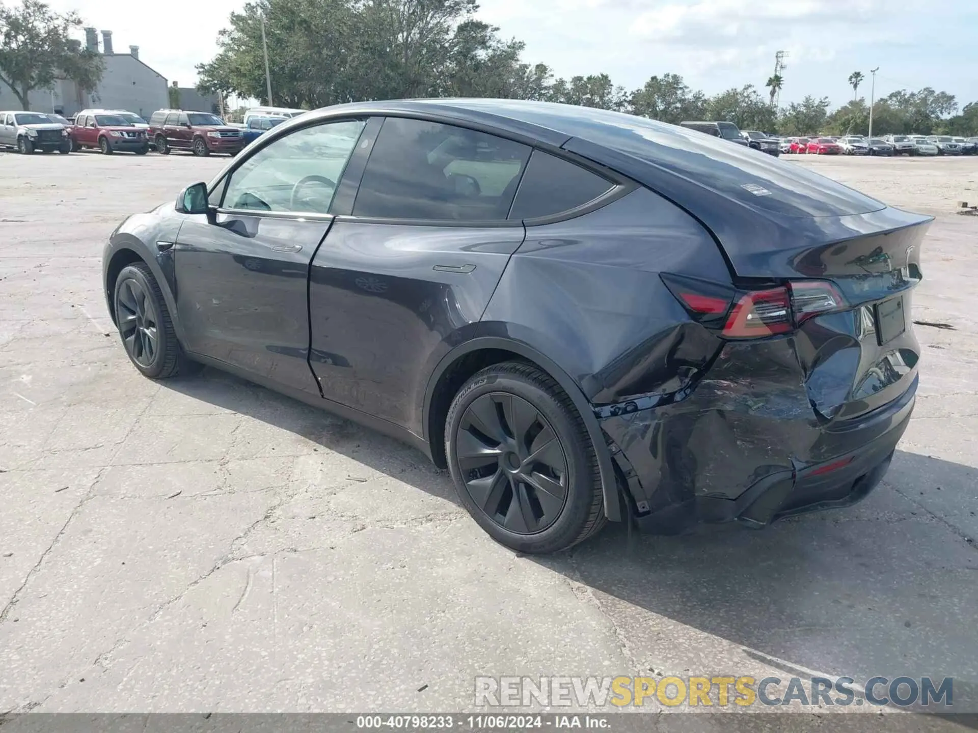 3 Photograph of a damaged car 7SAYGDEE0RA309055 TESLA MODEL Y 2024