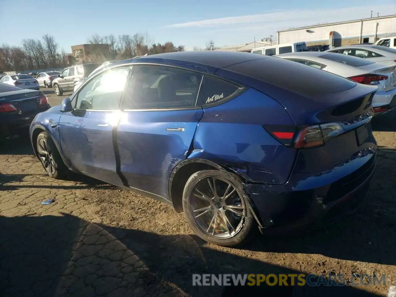 2 Photograph of a damaged car 7SAYGDEE0RA320055 TESLA MODEL Y 2024