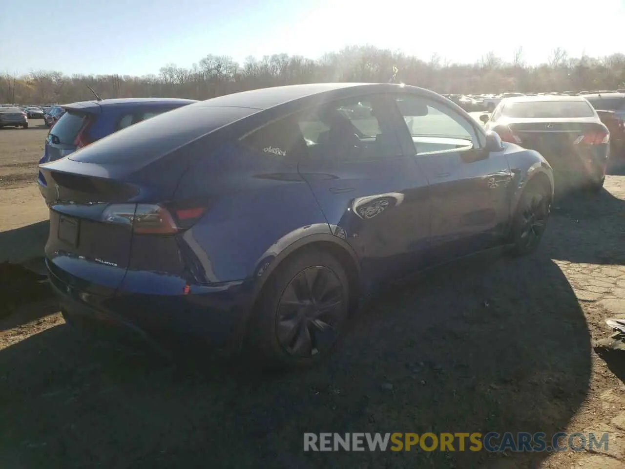 3 Photograph of a damaged car 7SAYGDEE0RA320055 TESLA MODEL Y 2024