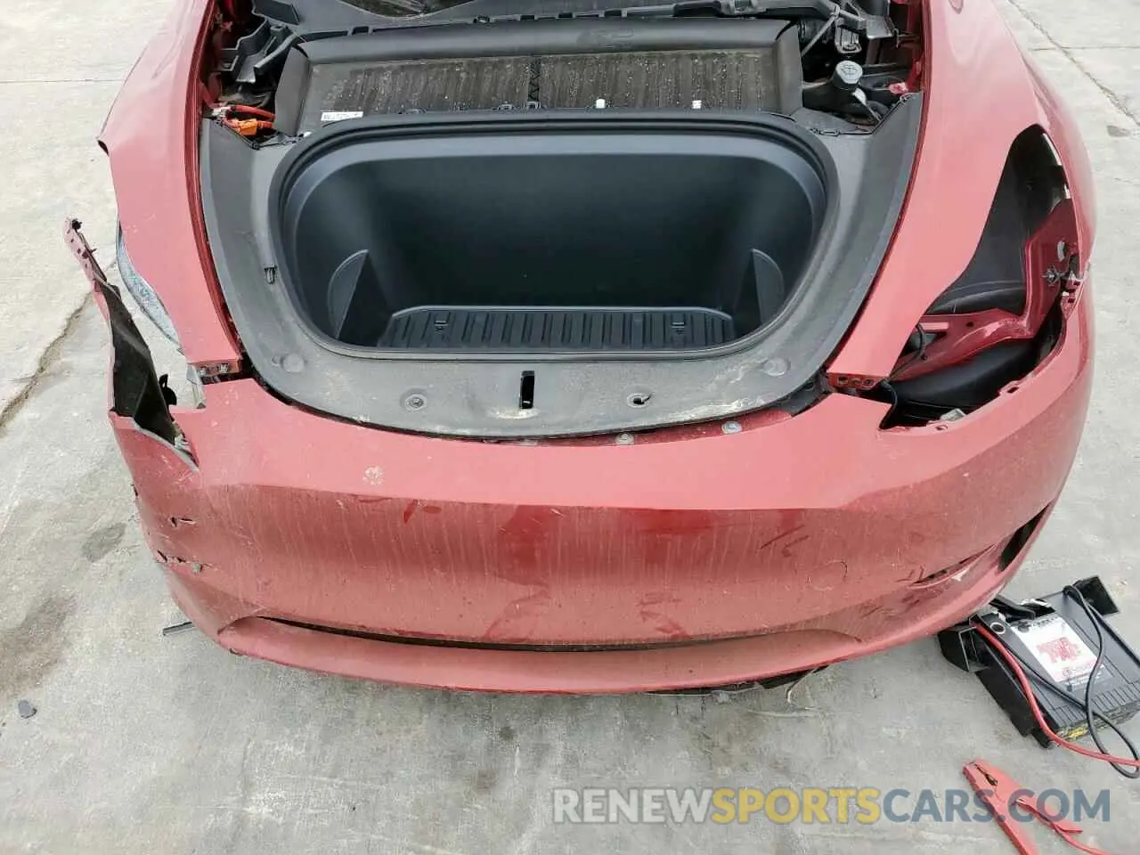 13 Photograph of a damaged car 7SAYGDEE0RA321738 TESLA MODEL Y 2024