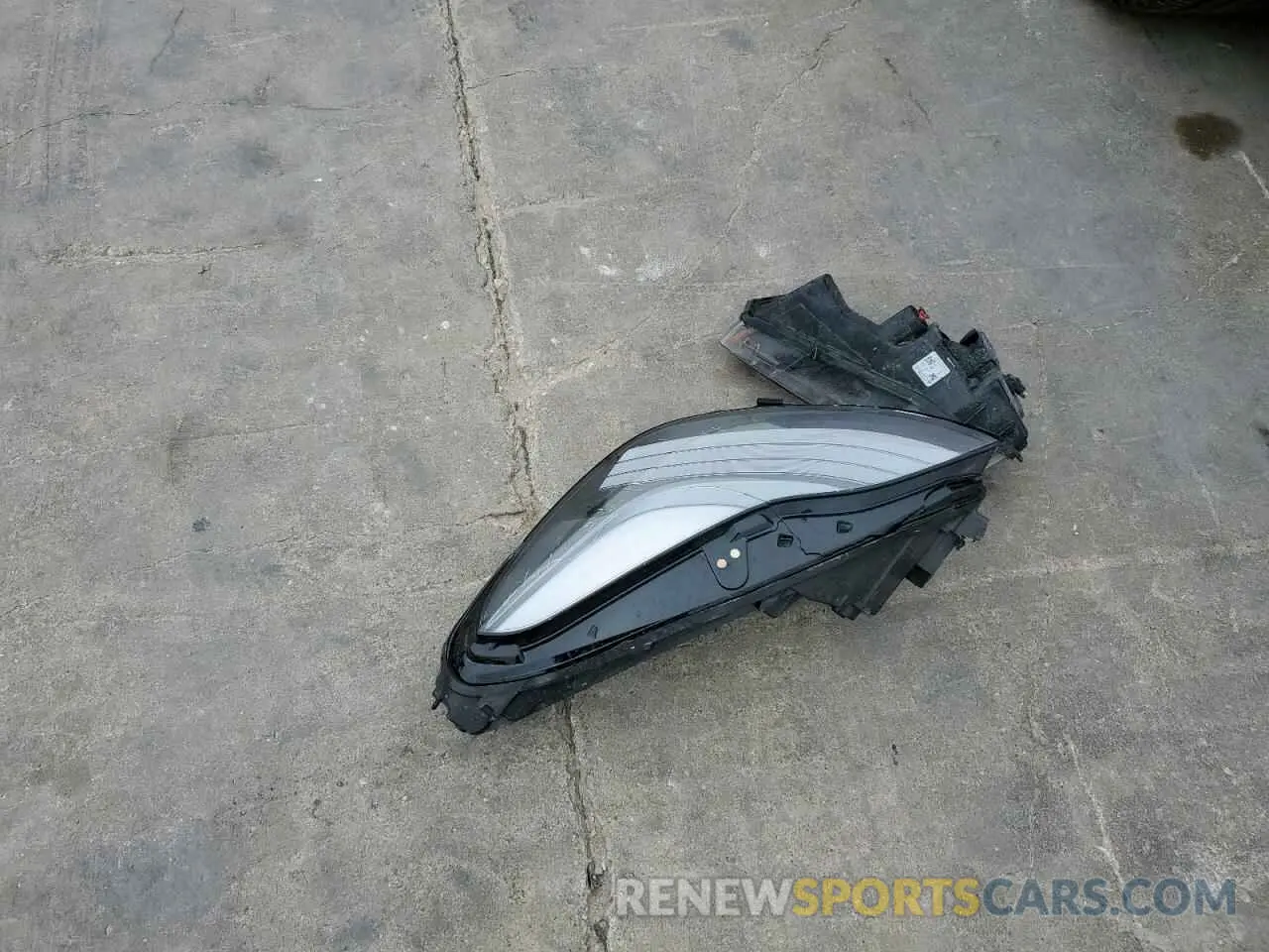 14 Photograph of a damaged car 7SAYGDEE0RA321738 TESLA MODEL Y 2024