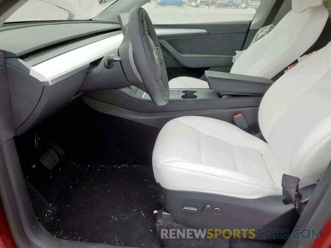 7 Photograph of a damaged car 7SAYGDEE0RA321738 TESLA MODEL Y 2024