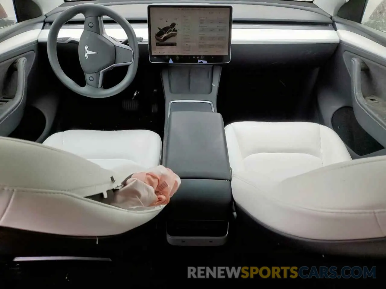 8 Photograph of a damaged car 7SAYGDEE0RA321738 TESLA MODEL Y 2024