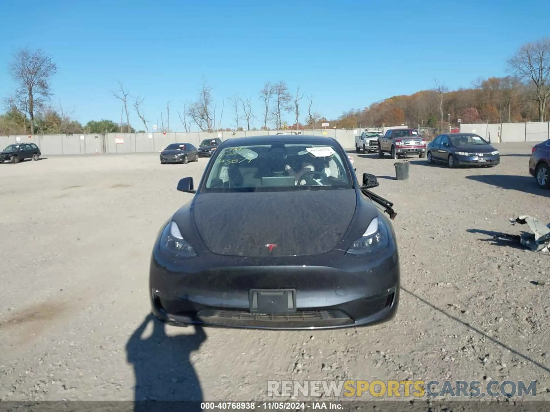 11 Photograph of a damaged car 7SAYGDEE0RA326048 TESLA MODEL Y 2024