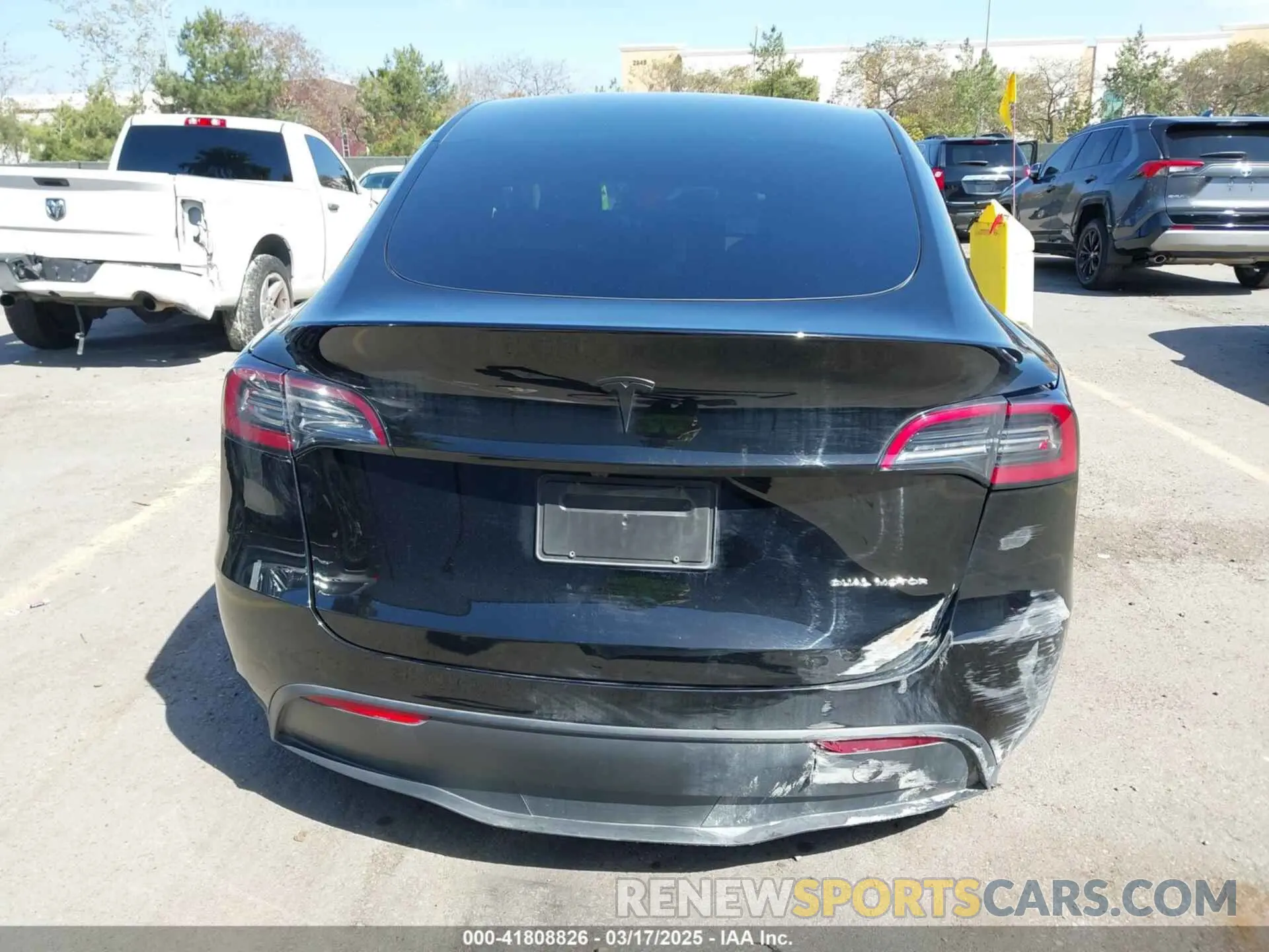 16 Photograph of a damaged car 7SAYGDEE0RF078242 TESLA MODEL Y 2024