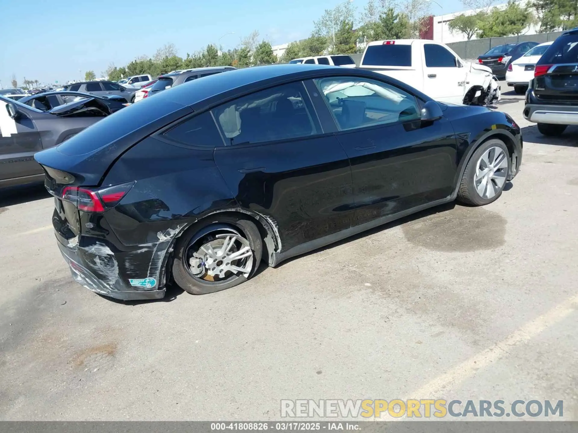 4 Photograph of a damaged car 7SAYGDEE0RF078242 TESLA MODEL Y 2024